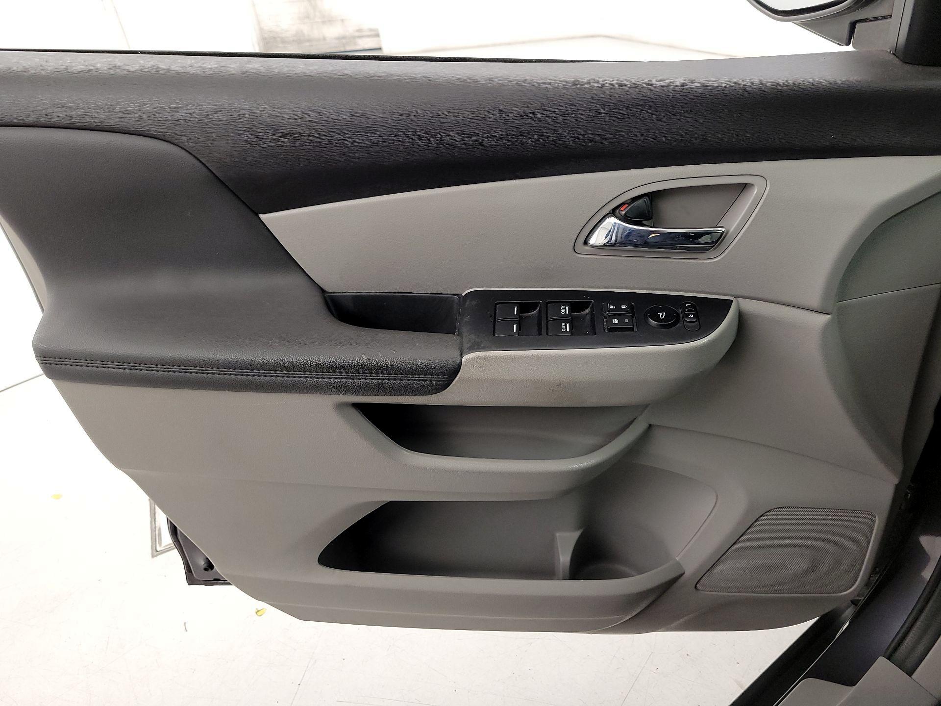 Thumbnail: 2015 Honda Odyssey - 12