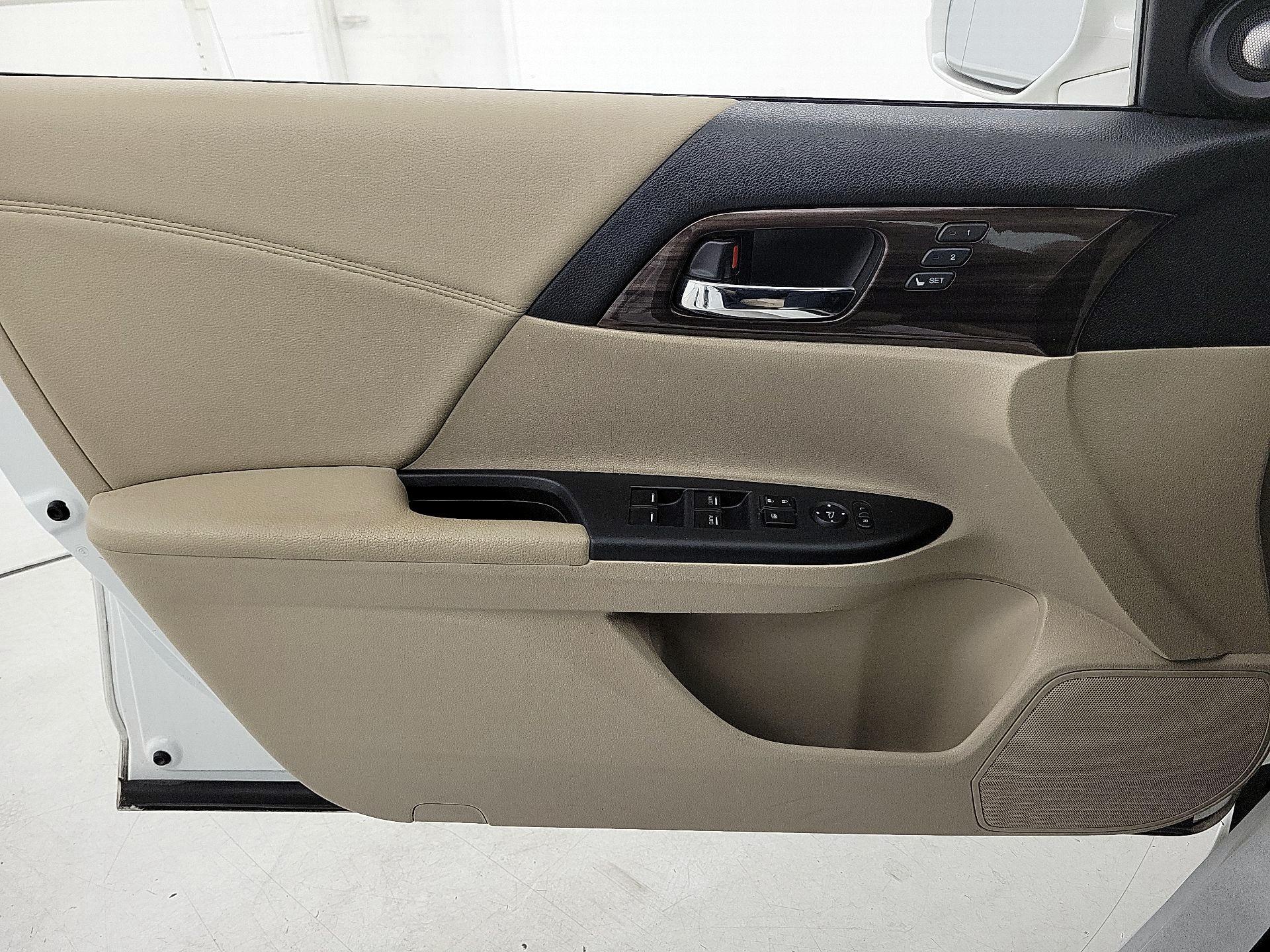 Thumbnail: 2016 Honda Accord - 12