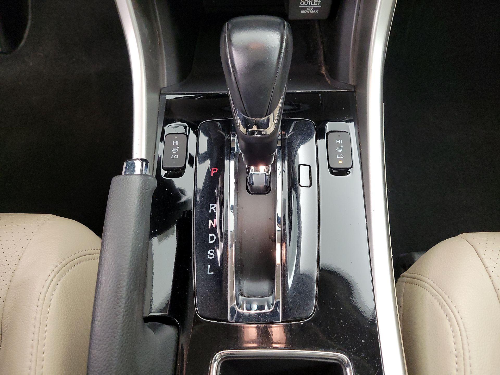 Thumbnail: 2016 Honda Accord - 17