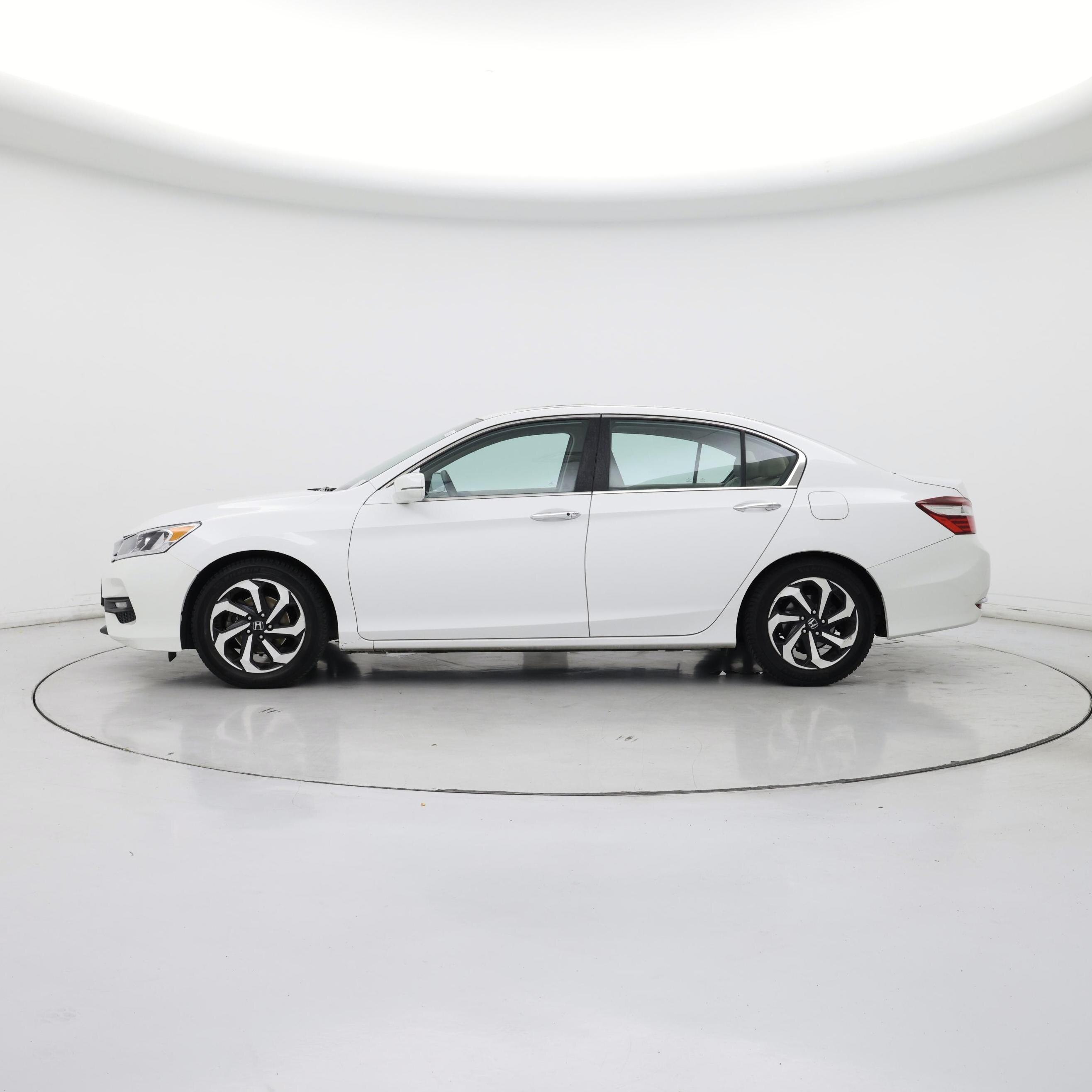 Thumbnail: 2016 Honda Accord - 3