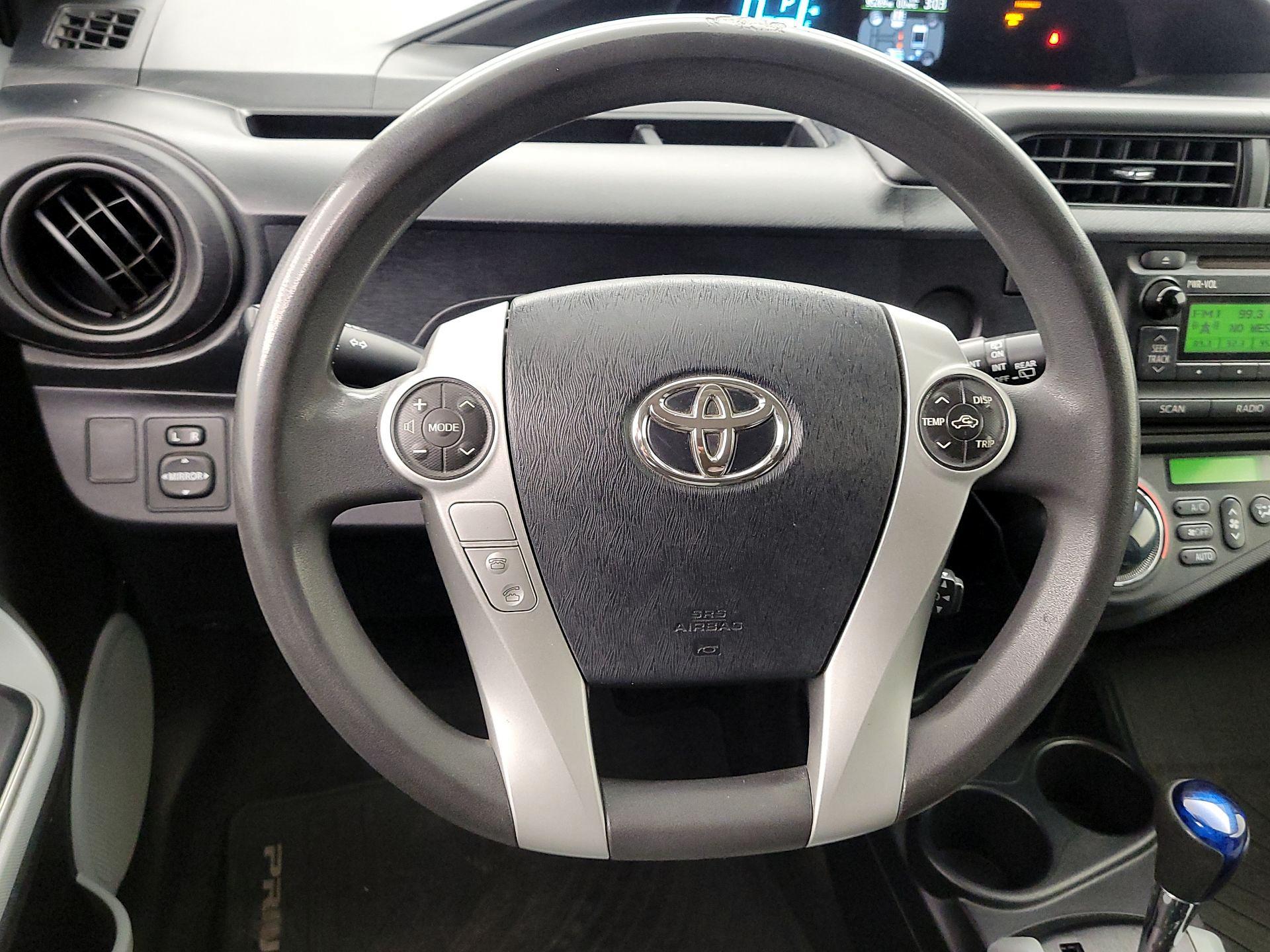 Thumbnail: 2014 Toyota Prius - 10