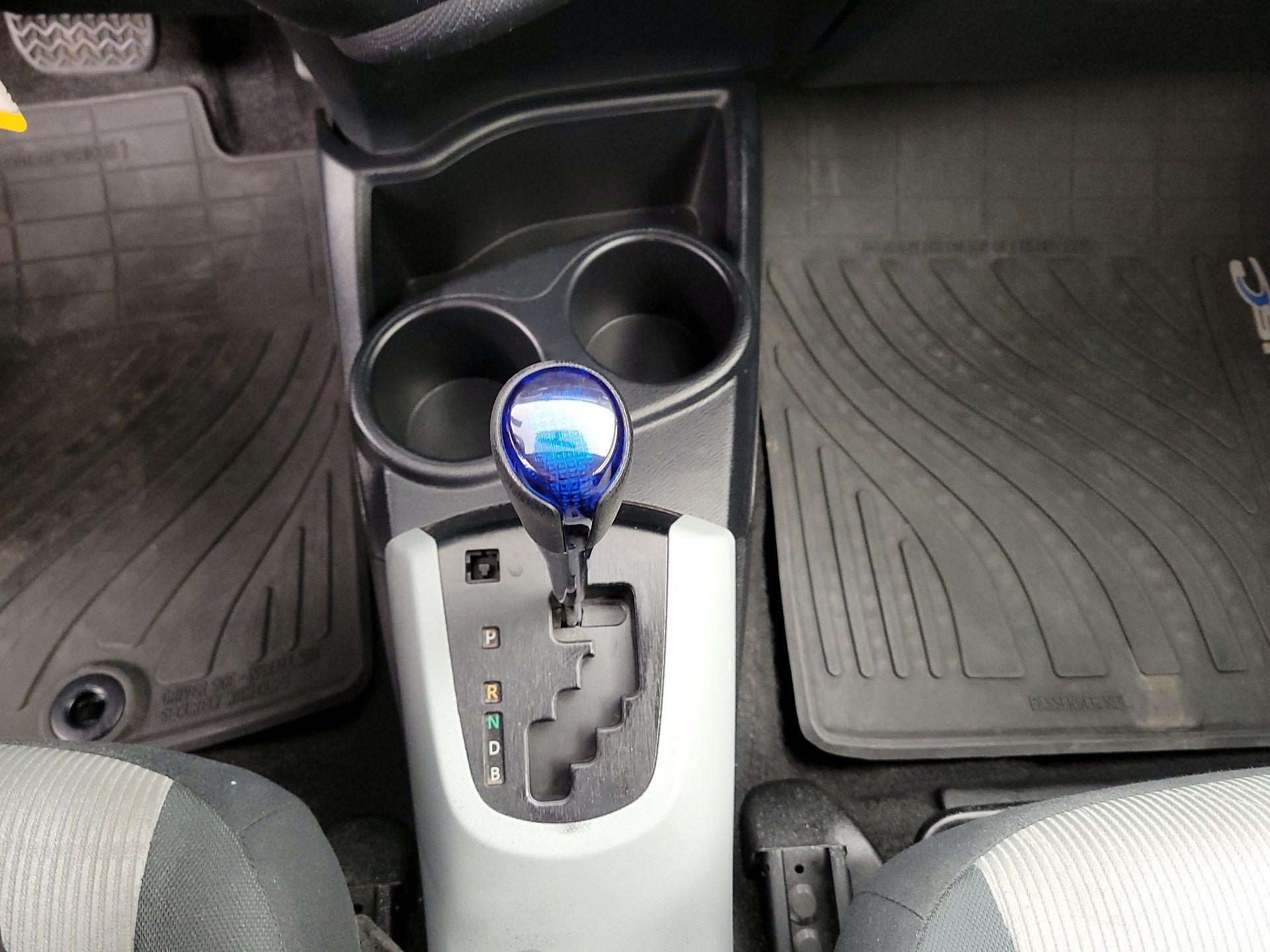 Thumbnail: 2014 Toyota Prius - 16