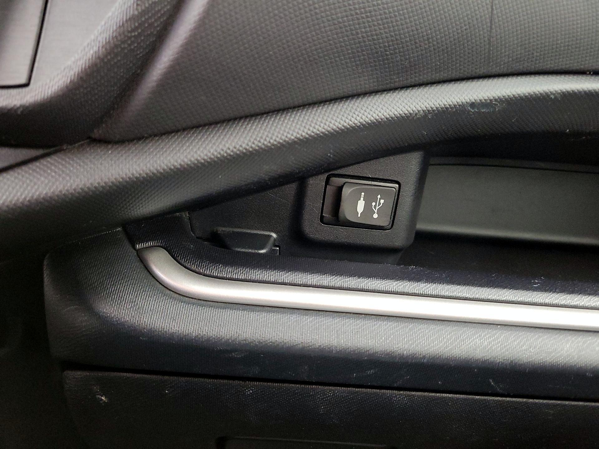 Thumbnail: 2014 Toyota Prius - 17