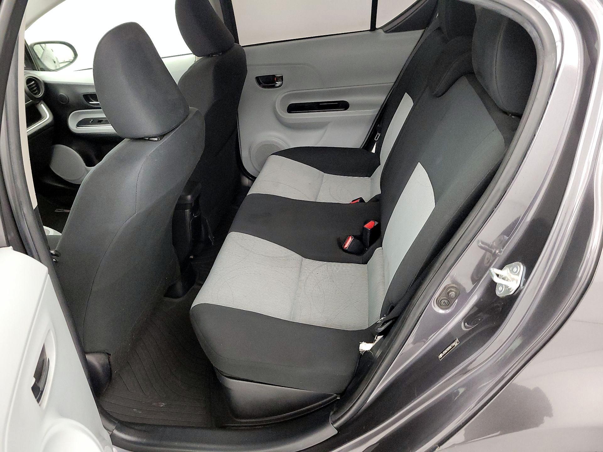 Thumbnail: 2014 Toyota Prius - 18