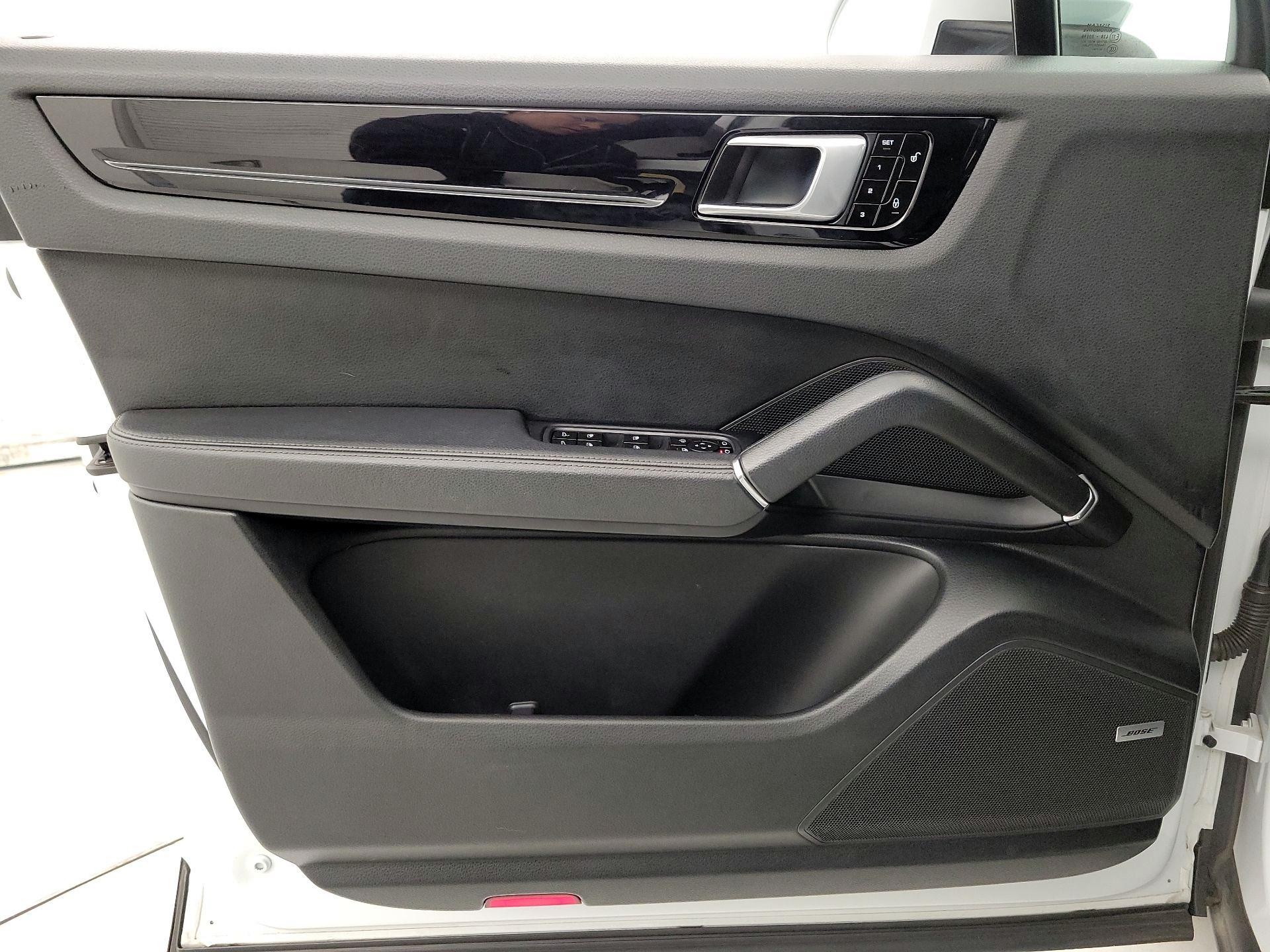 Thumbnail: 2019 Porsche Cayenne - 12