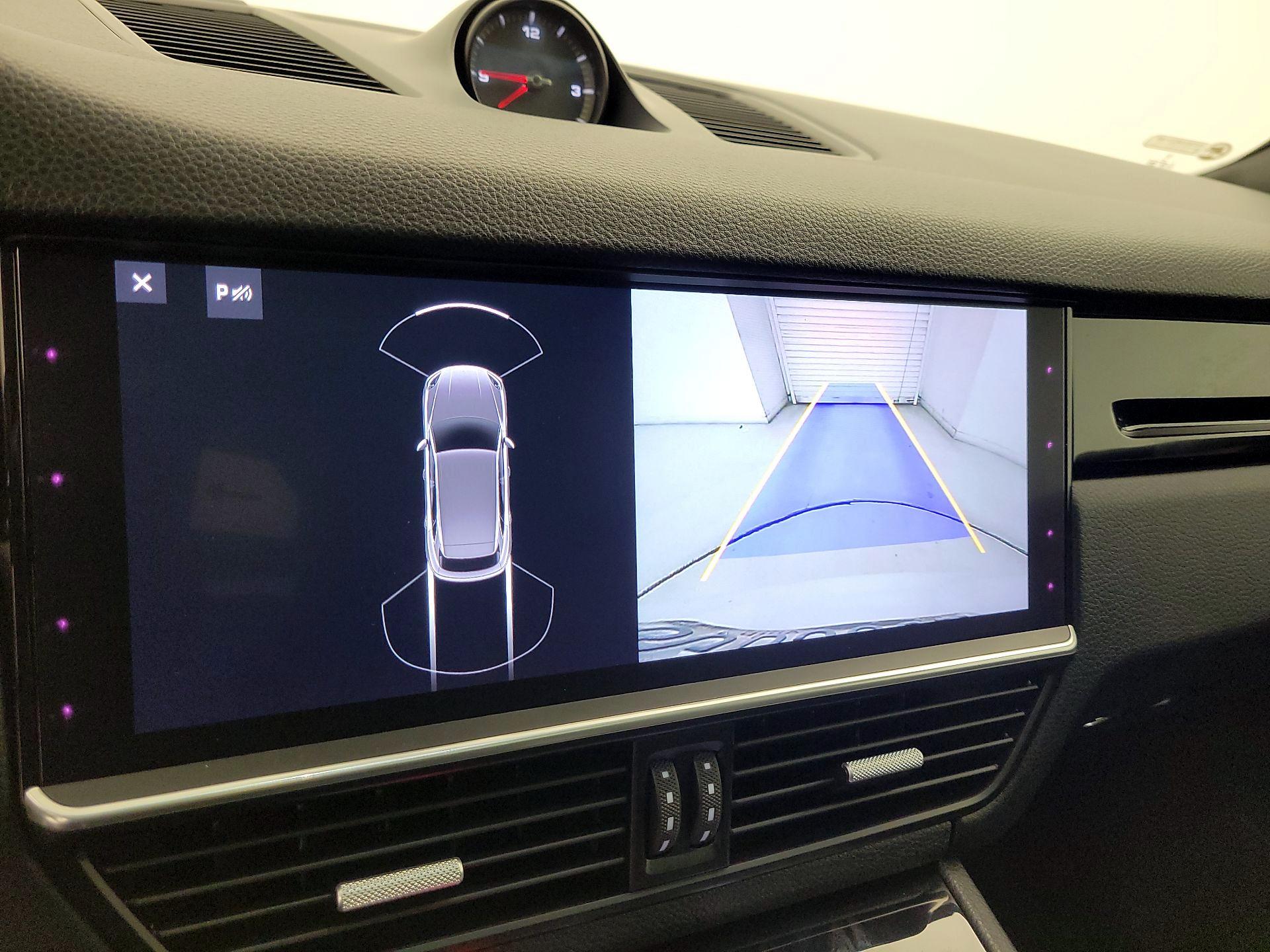 Thumbnail: 2019 Porsche Cayenne - 15