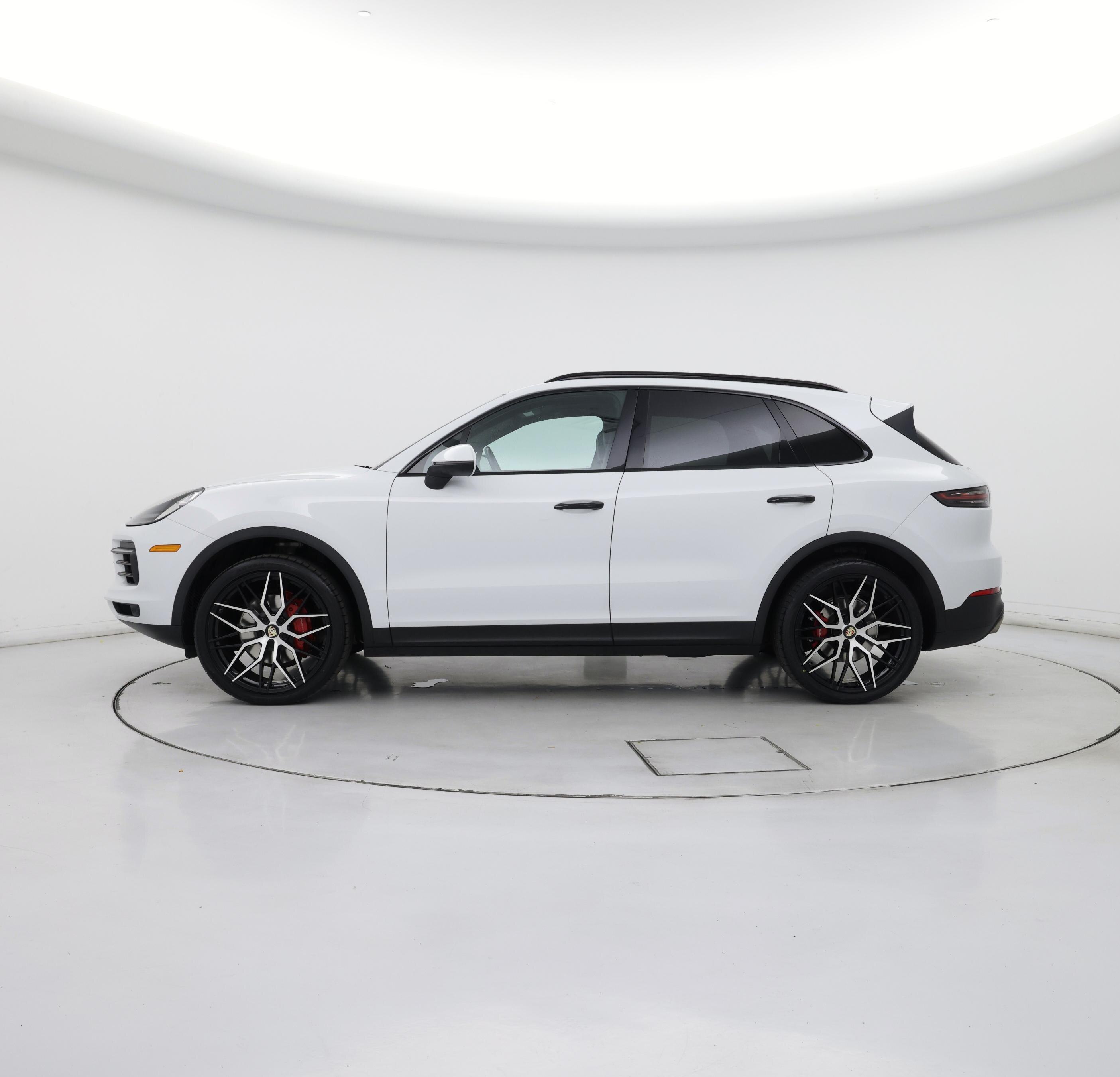 Thumbnail: 2019 Porsche Cayenne - 3