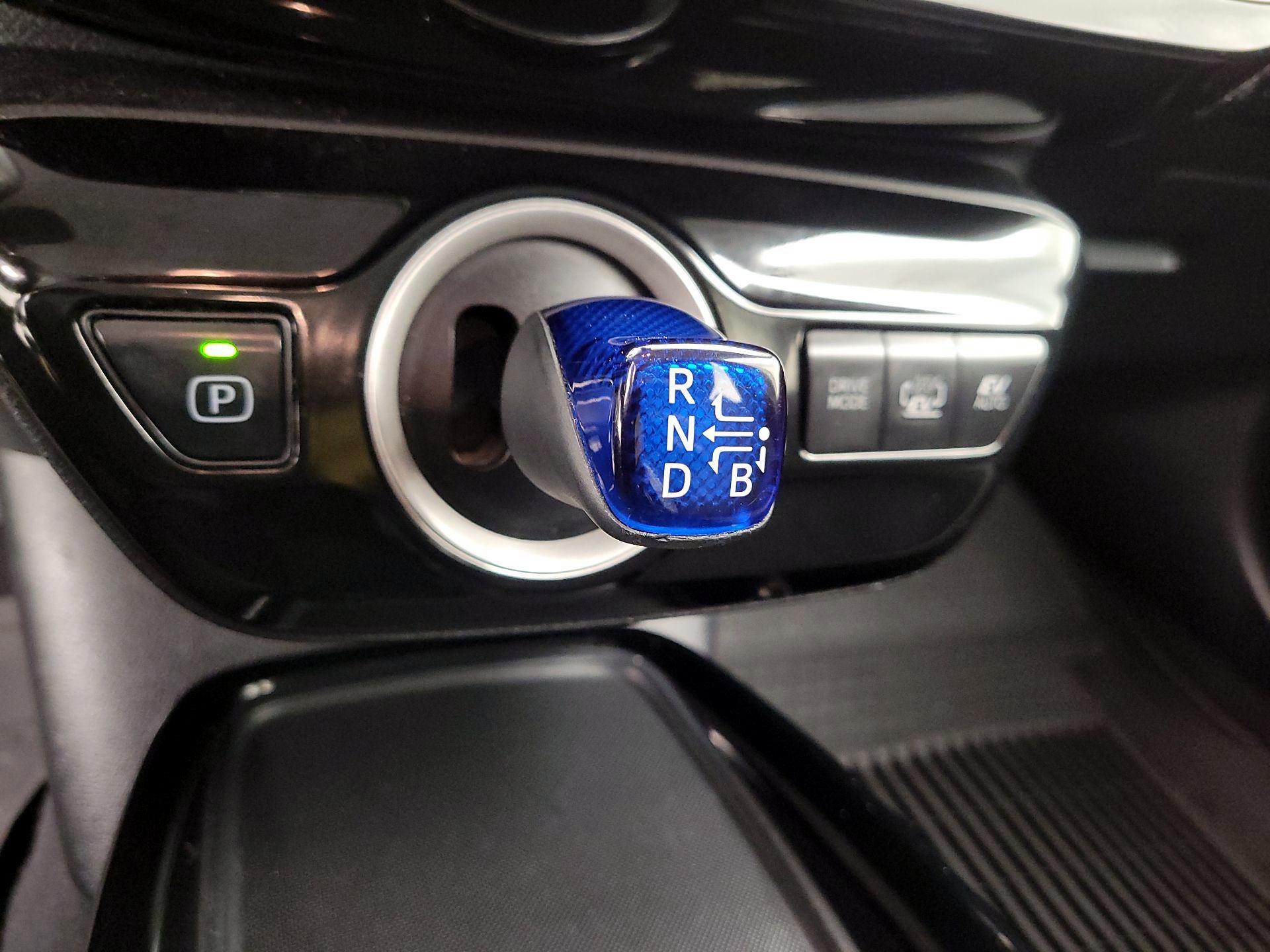 Thumbnail: 2022 Toyota Prius Prime - 17