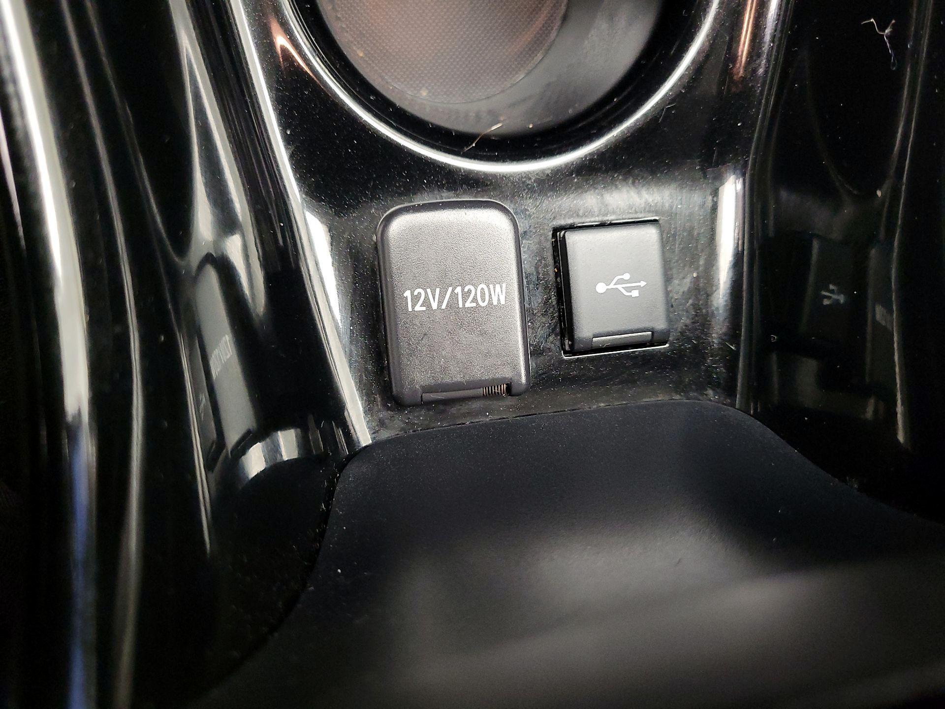 Thumbnail: 2022 Toyota Prius Prime - 18