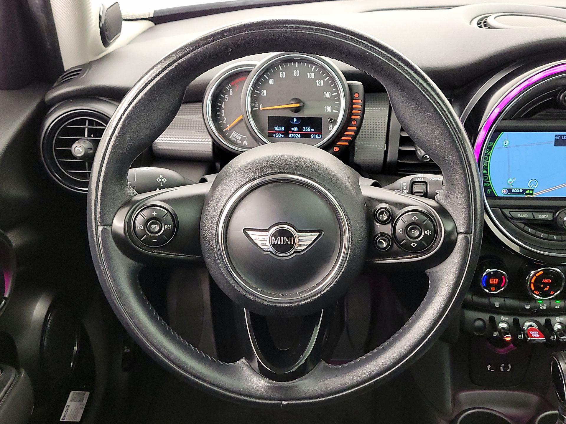 Thumbnail: 2015 MINI Cooper Hardtop - 10