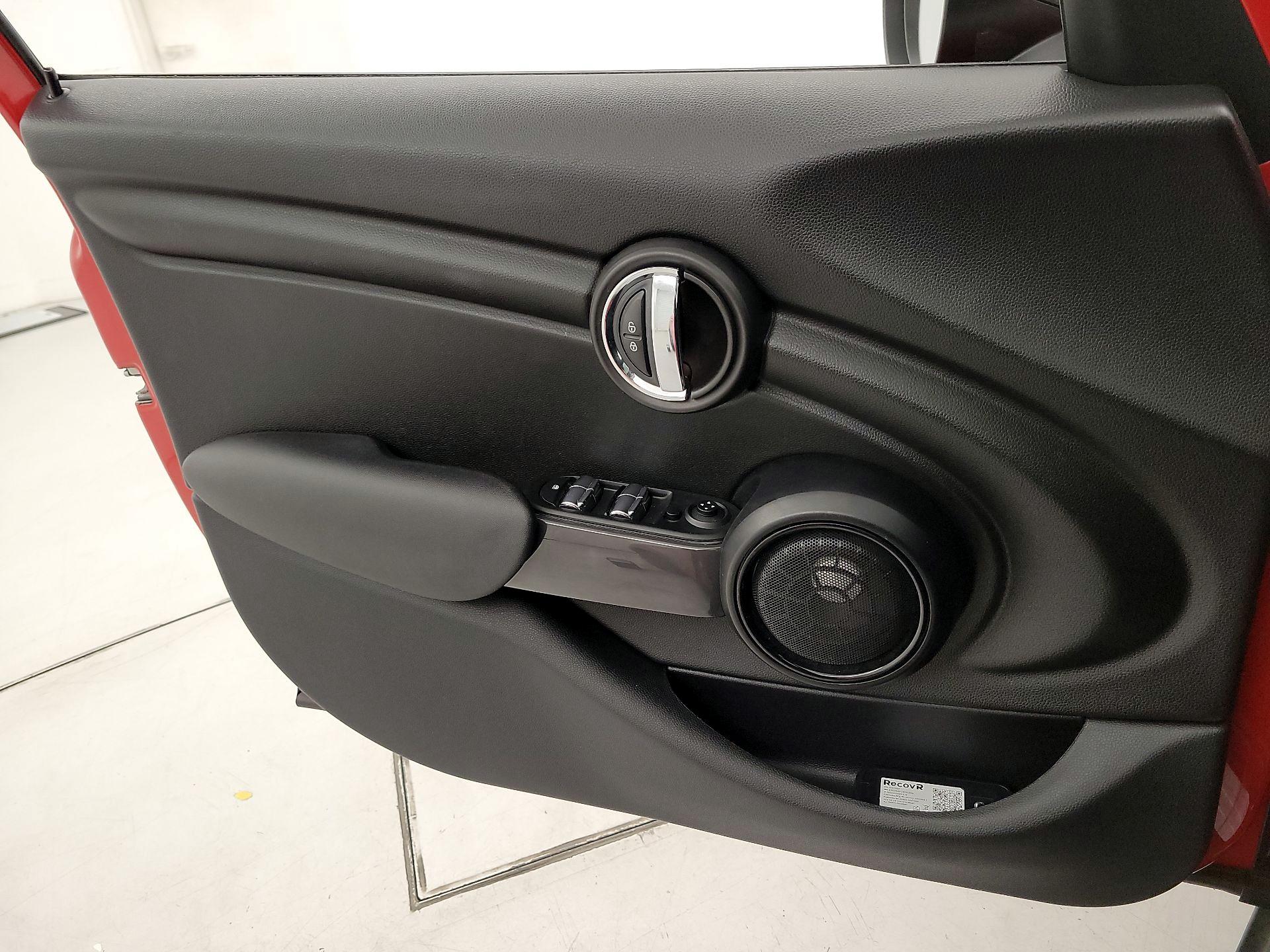 Thumbnail: 2015 MINI Cooper Hardtop - 12