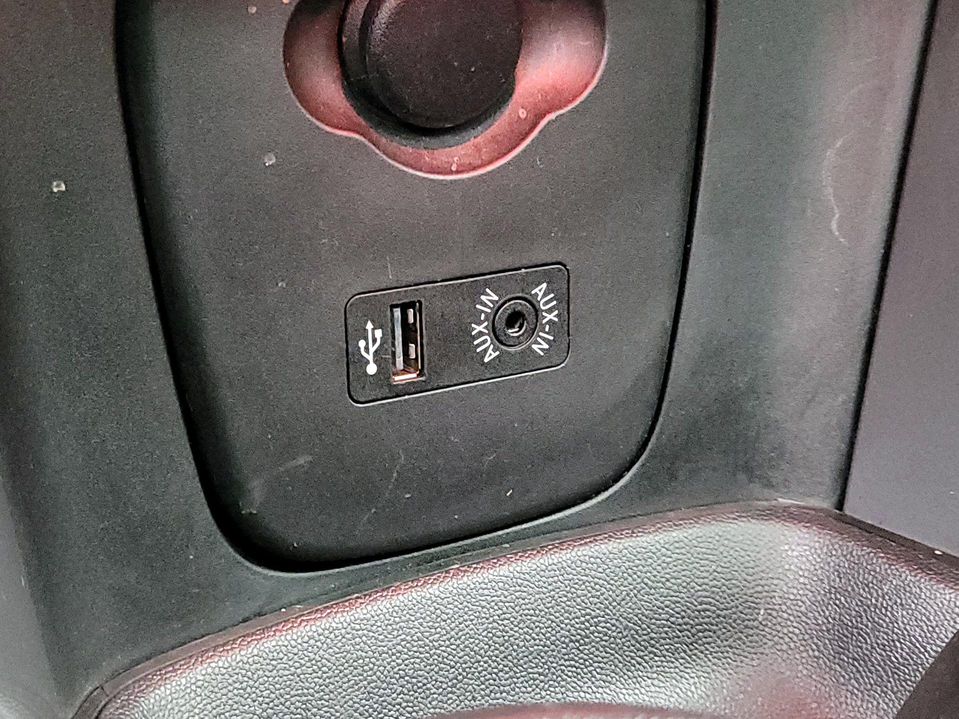 Thumbnail: 2015 MINI Cooper Hardtop - 18