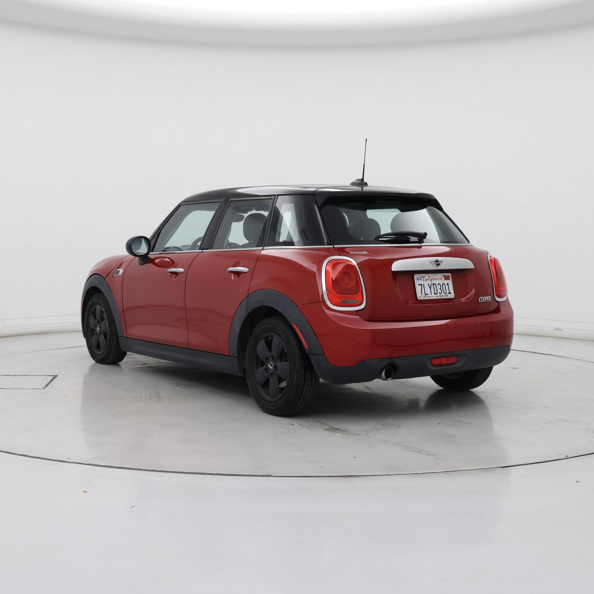 Thumbnail: 2015 MINI Cooper Hardtop - 2