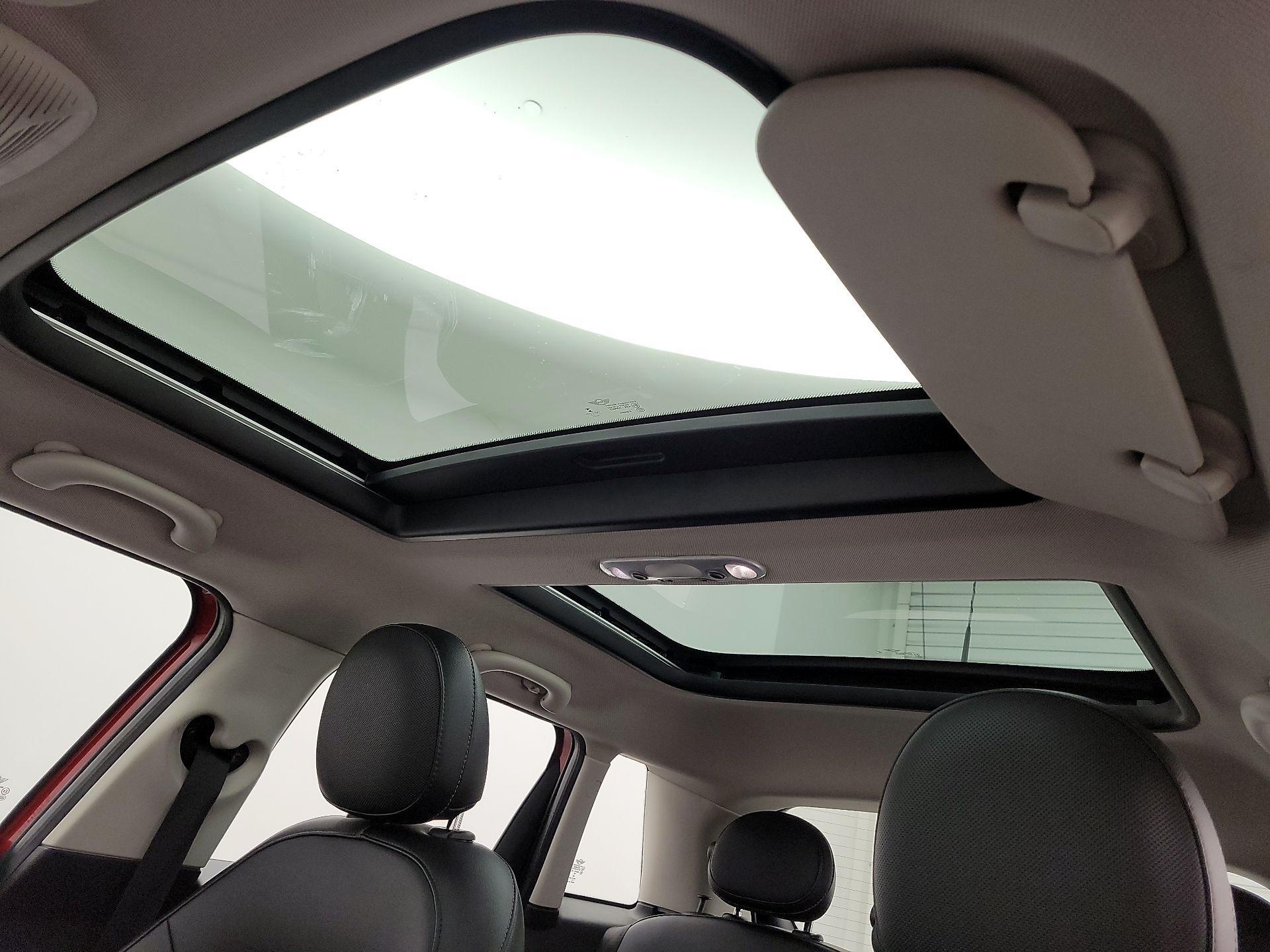 Thumbnail: 2015 MINI Cooper Hardtop - 19