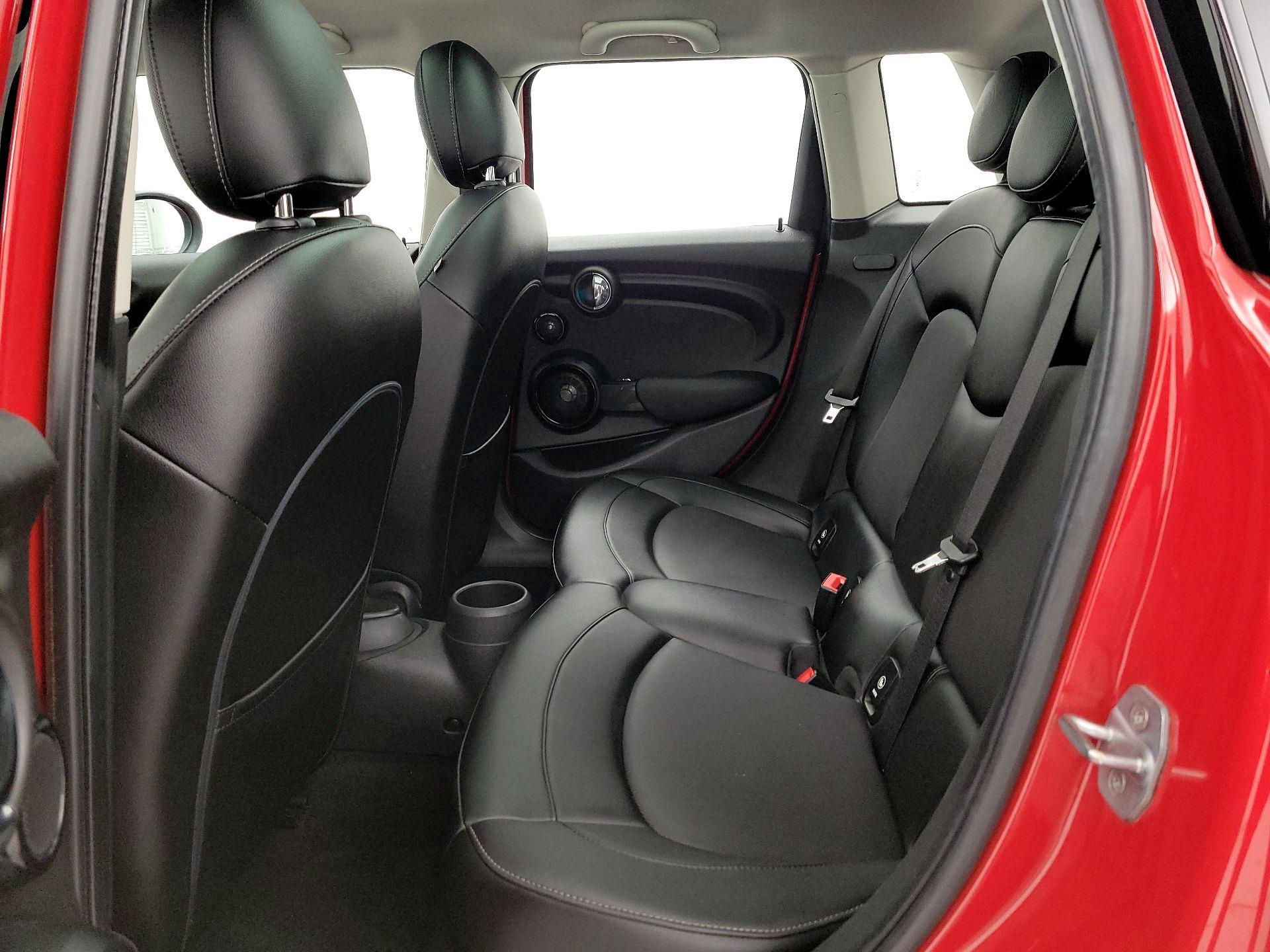 Thumbnail: 2015 MINI Cooper Hardtop - 20