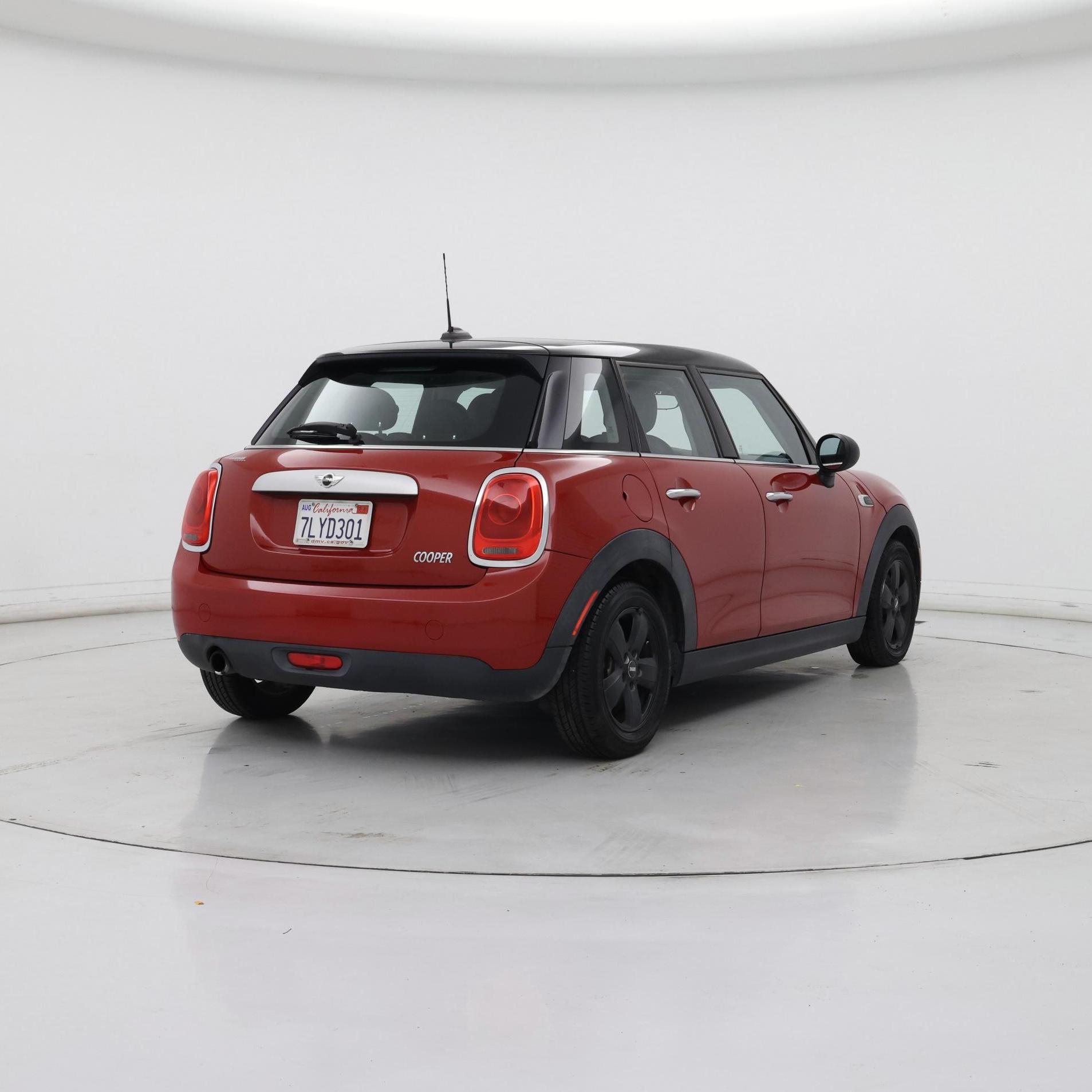 Thumbnail: 2015 MINI Cooper Hardtop - 8