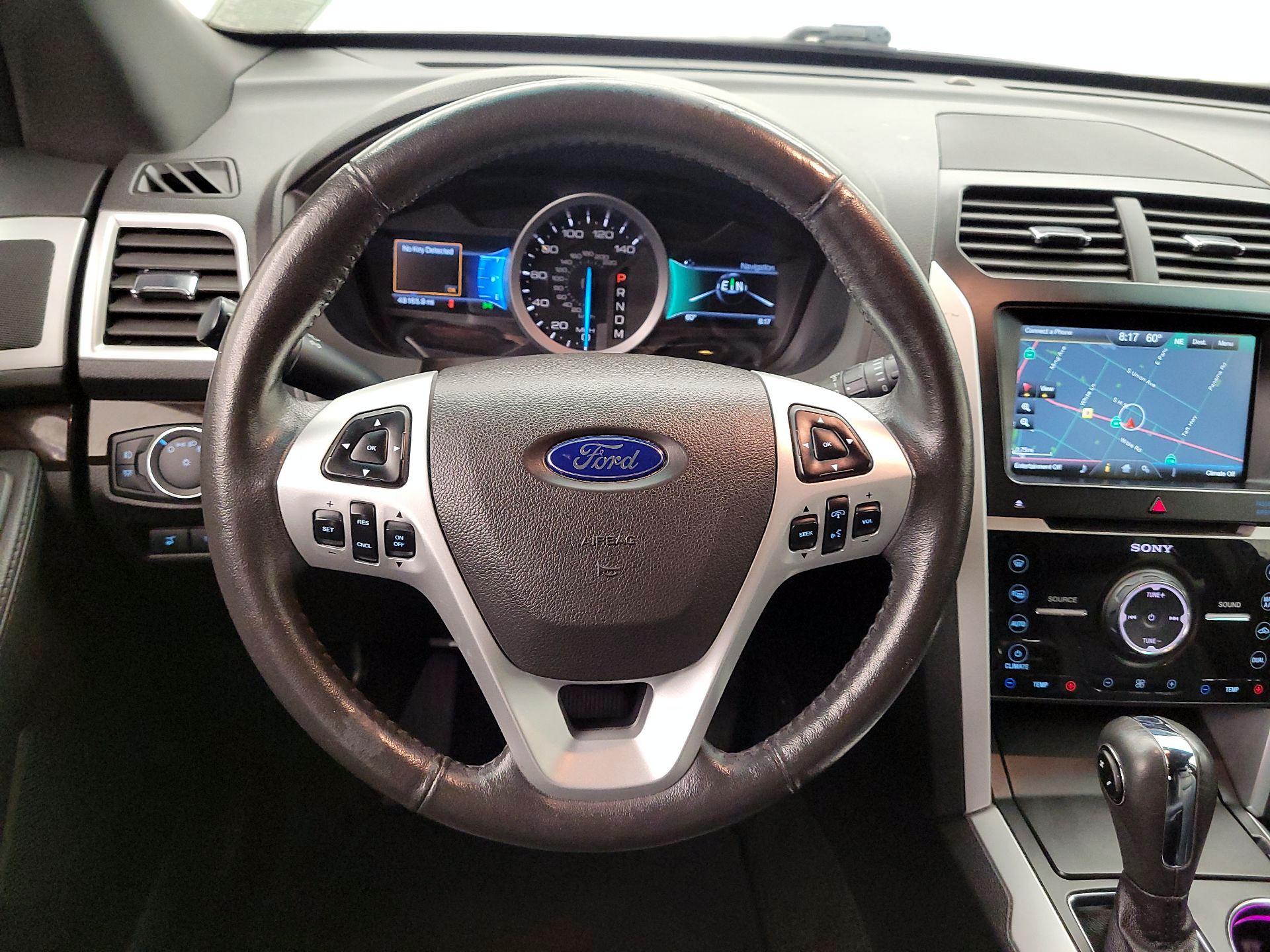 Thumbnail: 2015 Ford Explorer - 10