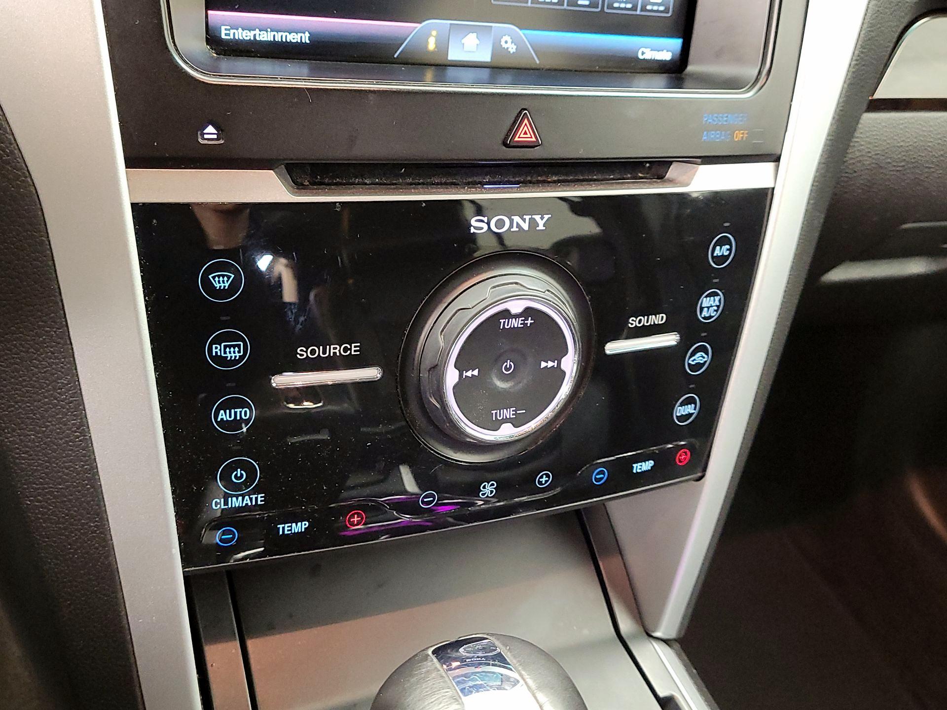 Thumbnail: 2015 Ford Explorer - 17