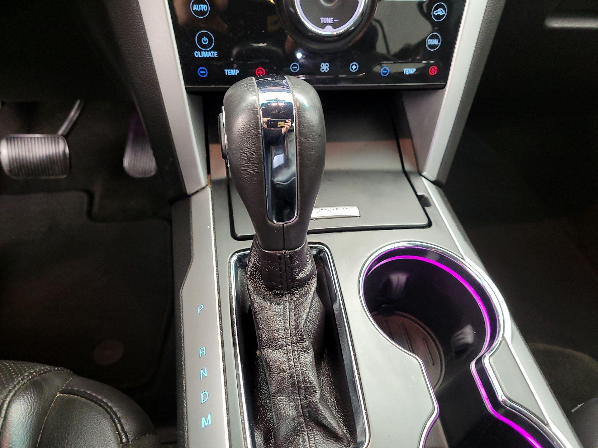 Thumbnail: 2015 Ford Explorer - 18