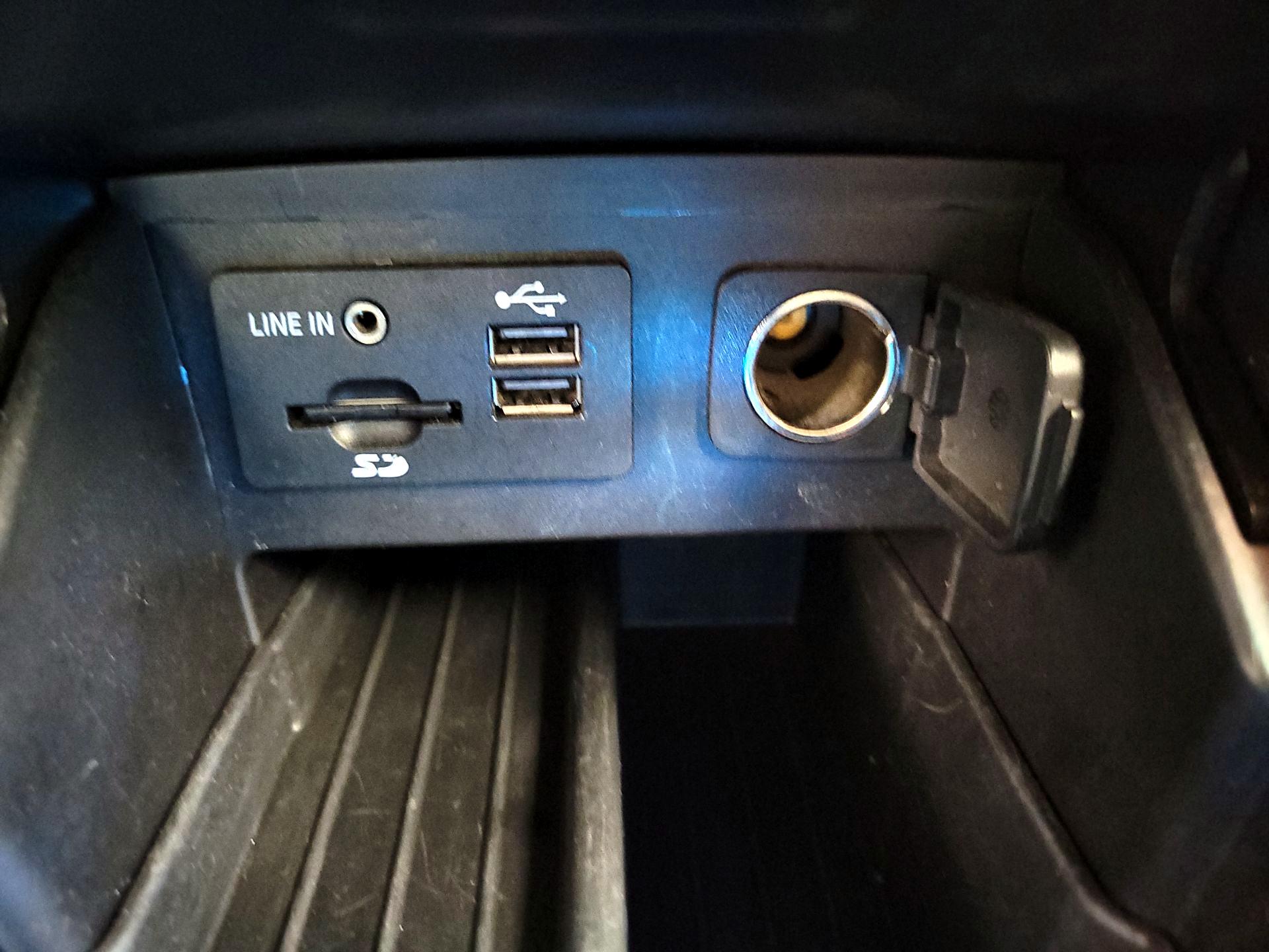 Thumbnail: 2015 Ford Explorer - 19