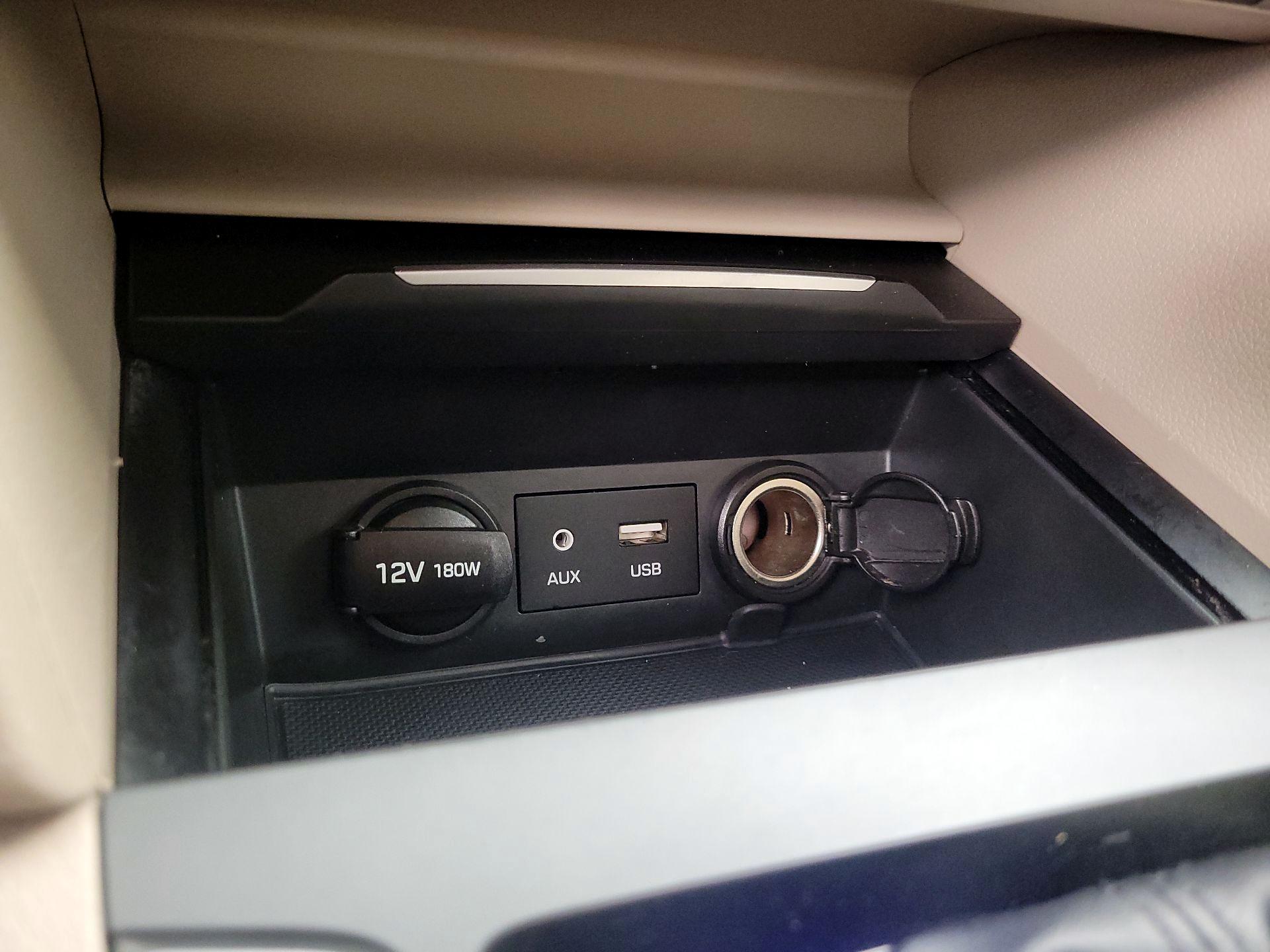 Thumbnail: 2018 Hyundai Elantra - 18