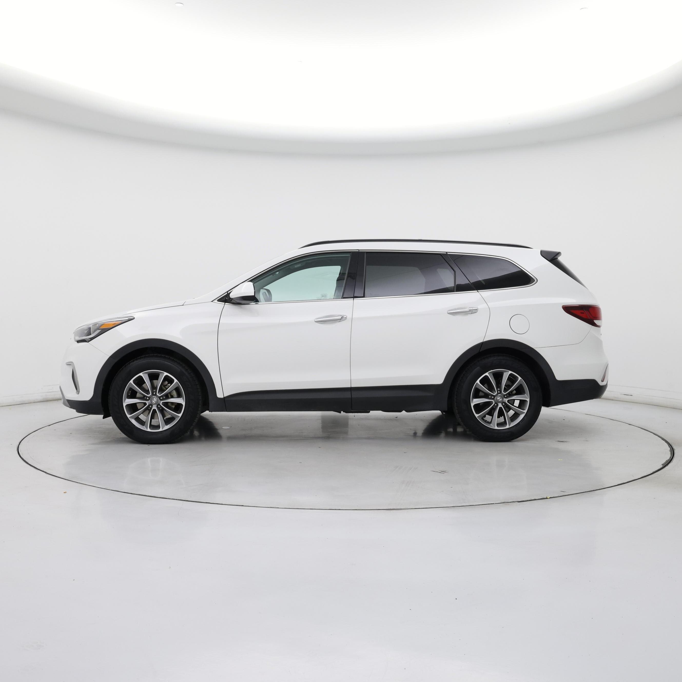 Thumbnail: 2018 Hyundai Santa Fe - 3