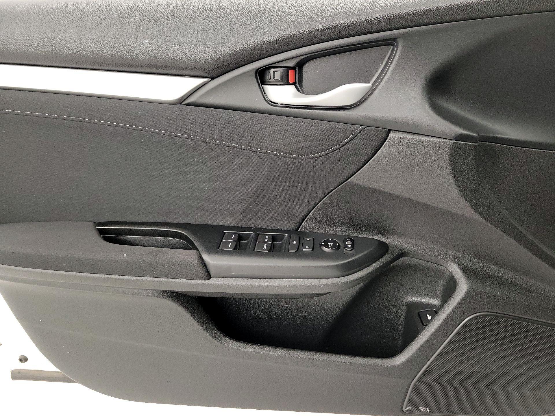 Thumbnail: 2017 Honda Civic - 12