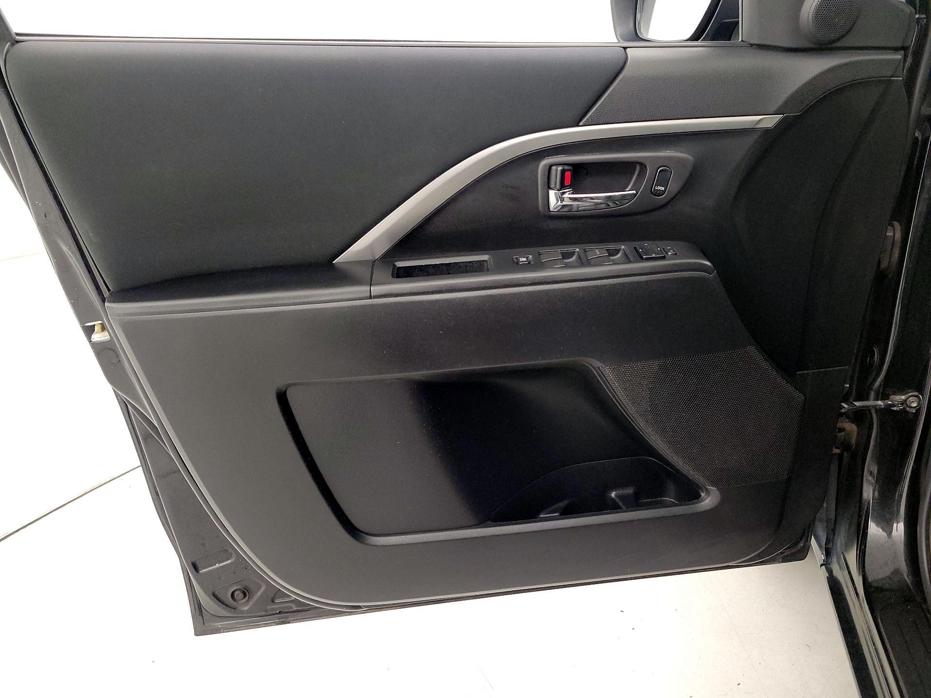 Thumbnail: 2015 Mazda Mazda5 - 12