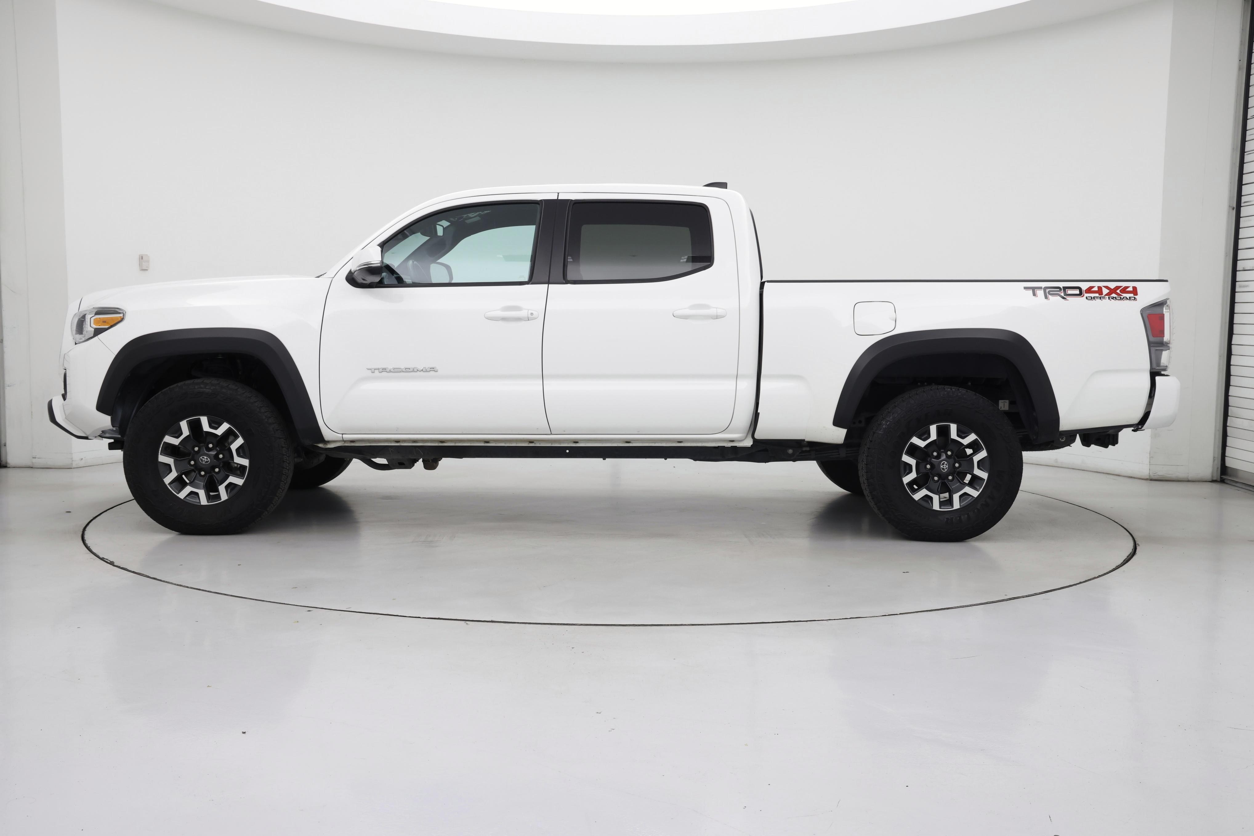 Thumbnail: 2023 Toyota Tacoma - 3