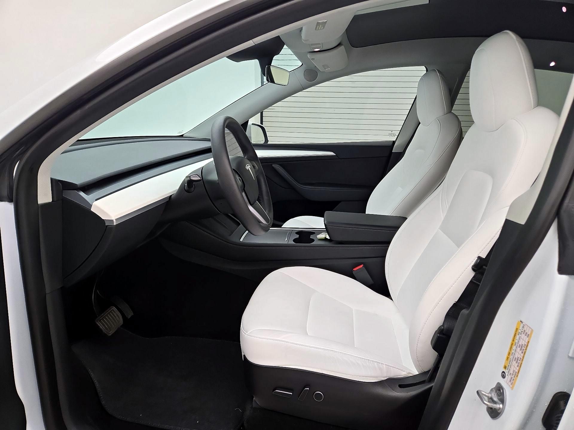 Thumbnail: 2023 Tesla Model Y - 11