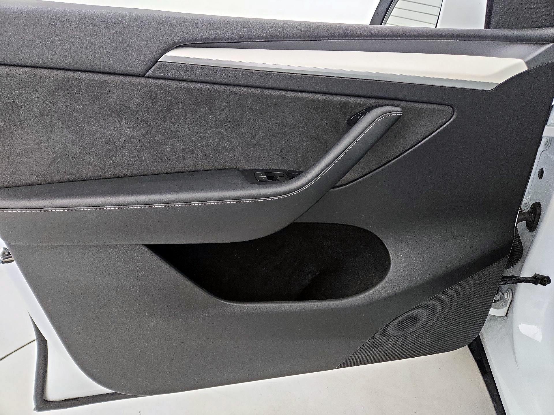 Thumbnail: 2023 Tesla Model Y - 12