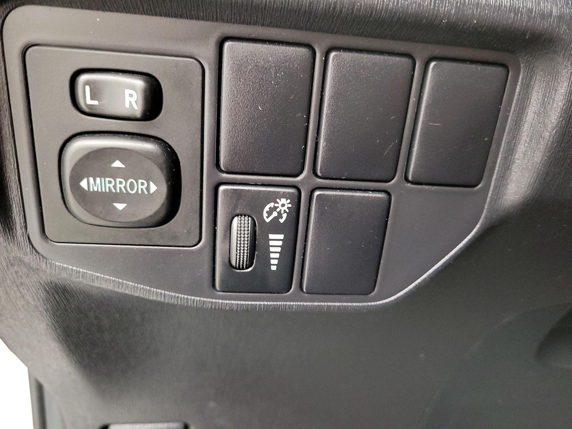 Thumbnail: 2015 Toyota Prius - 13