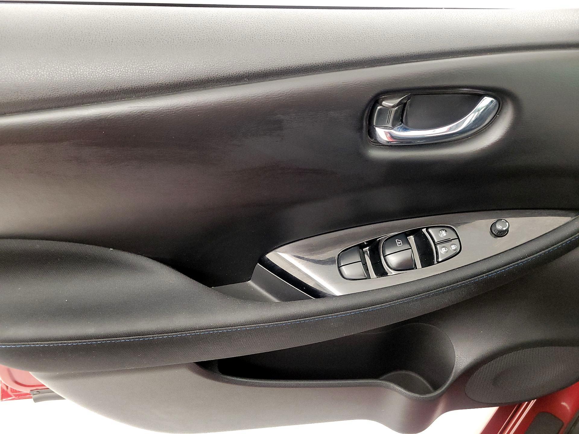 Thumbnail: 2022 Nissan Leaf - 12