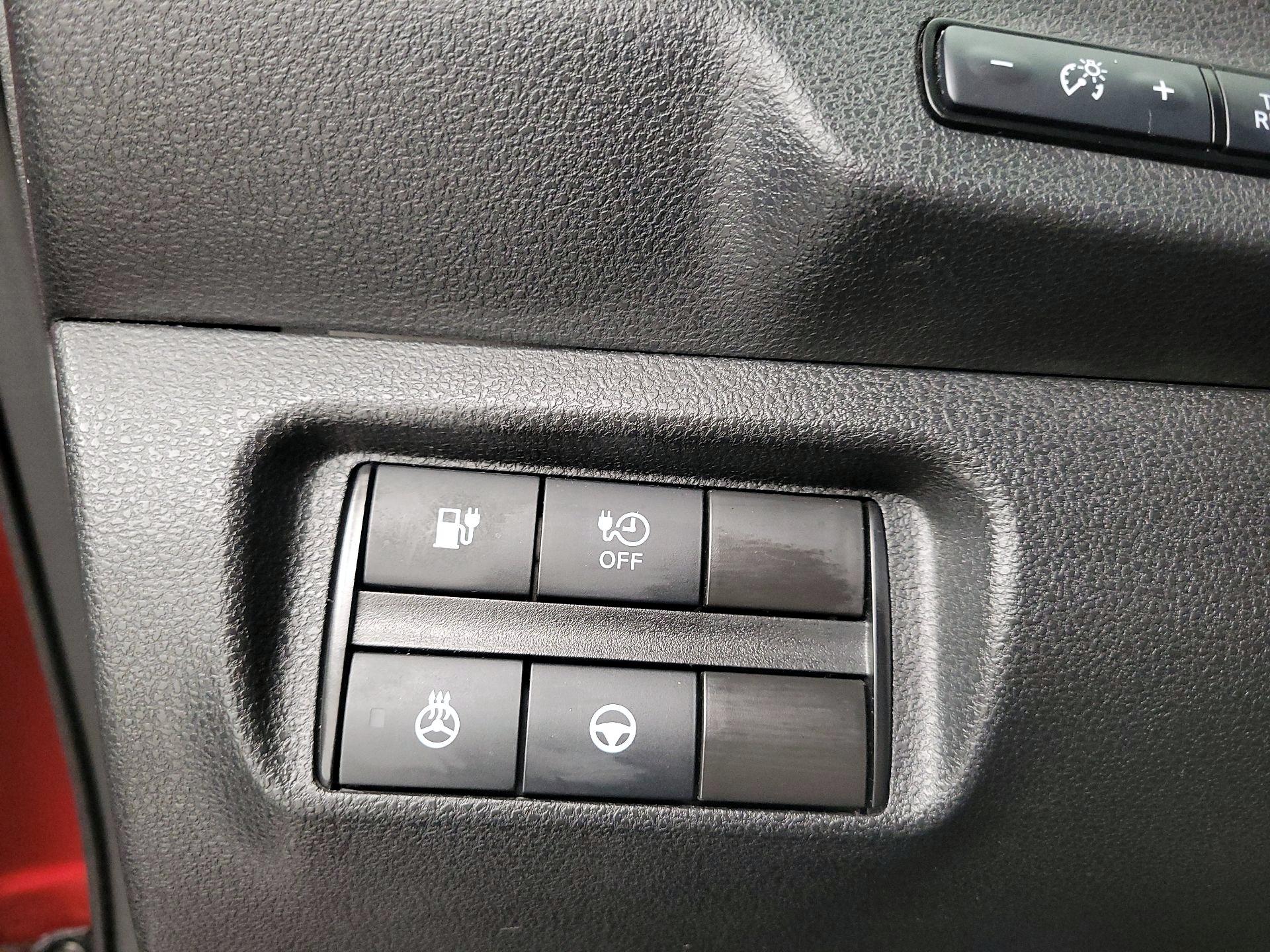 Thumbnail: 2022 Nissan Leaf - 13