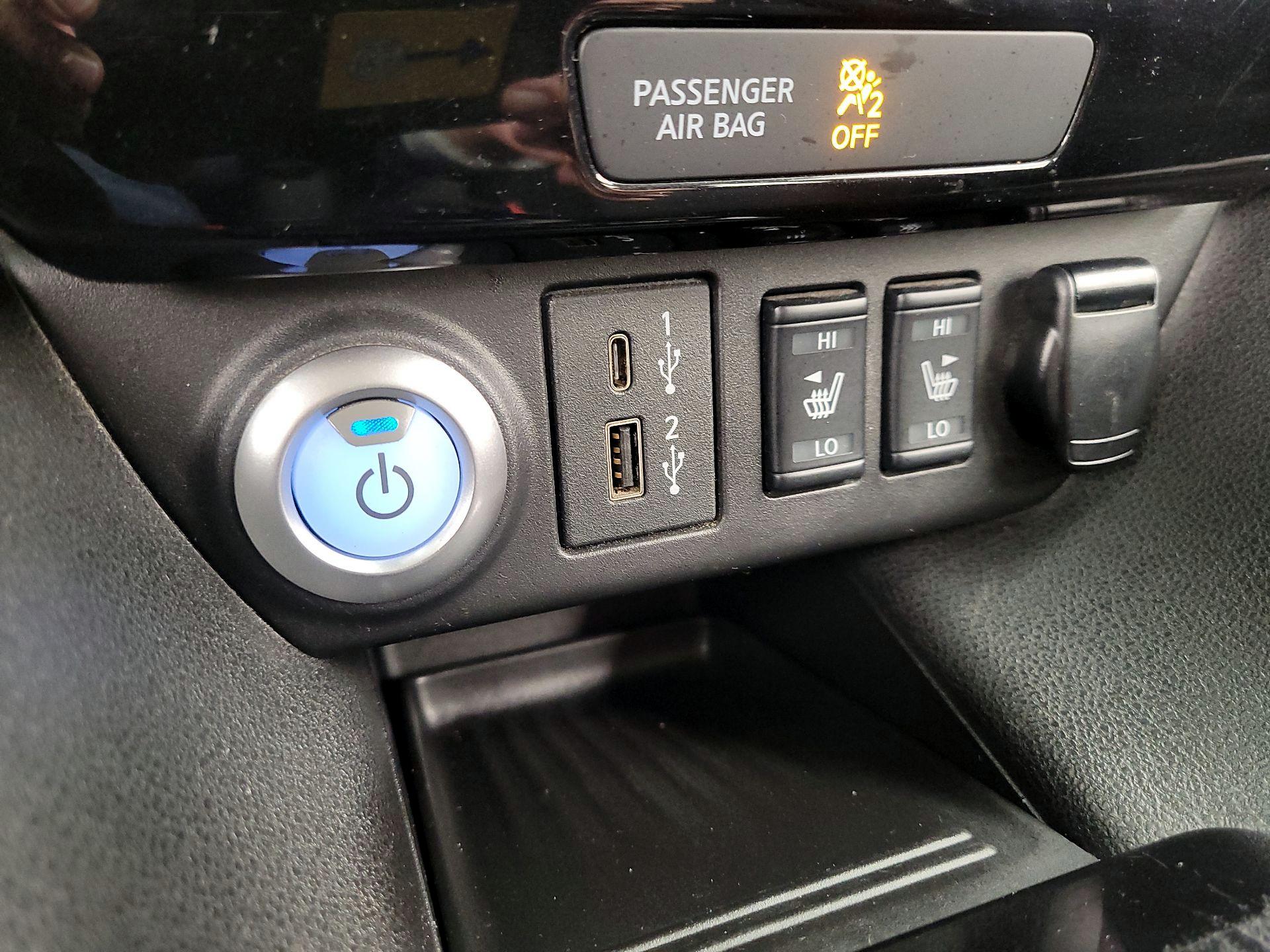 Thumbnail: 2022 Nissan Leaf - 17