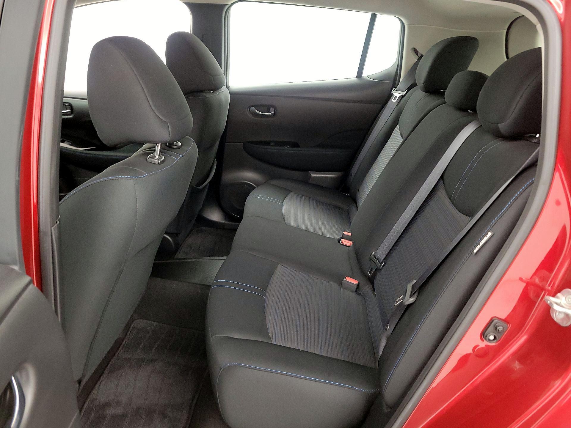 Thumbnail: 2022 Nissan Leaf - 18