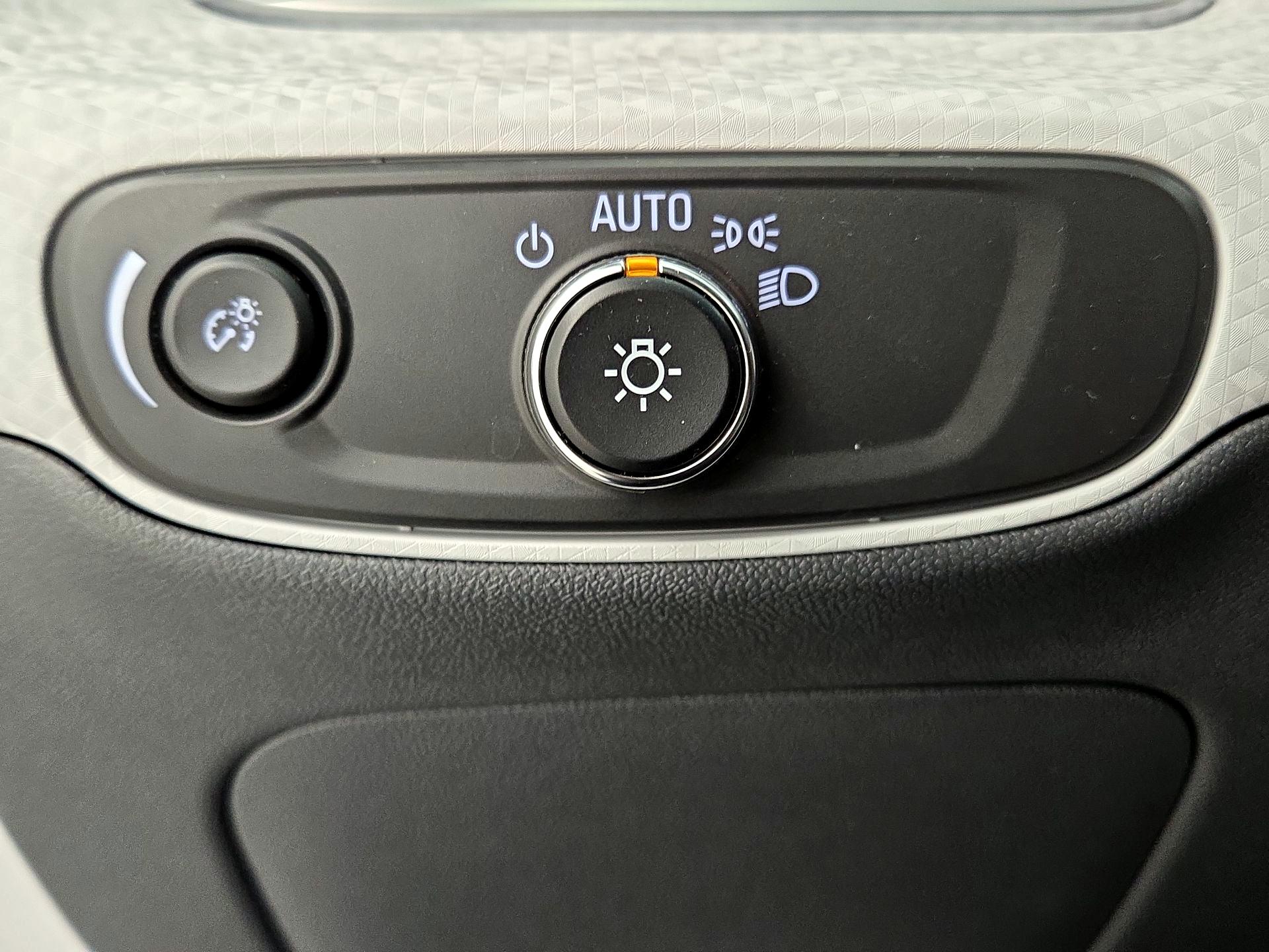 Thumbnail: 2021 Chevrolet Bolt EV - 13