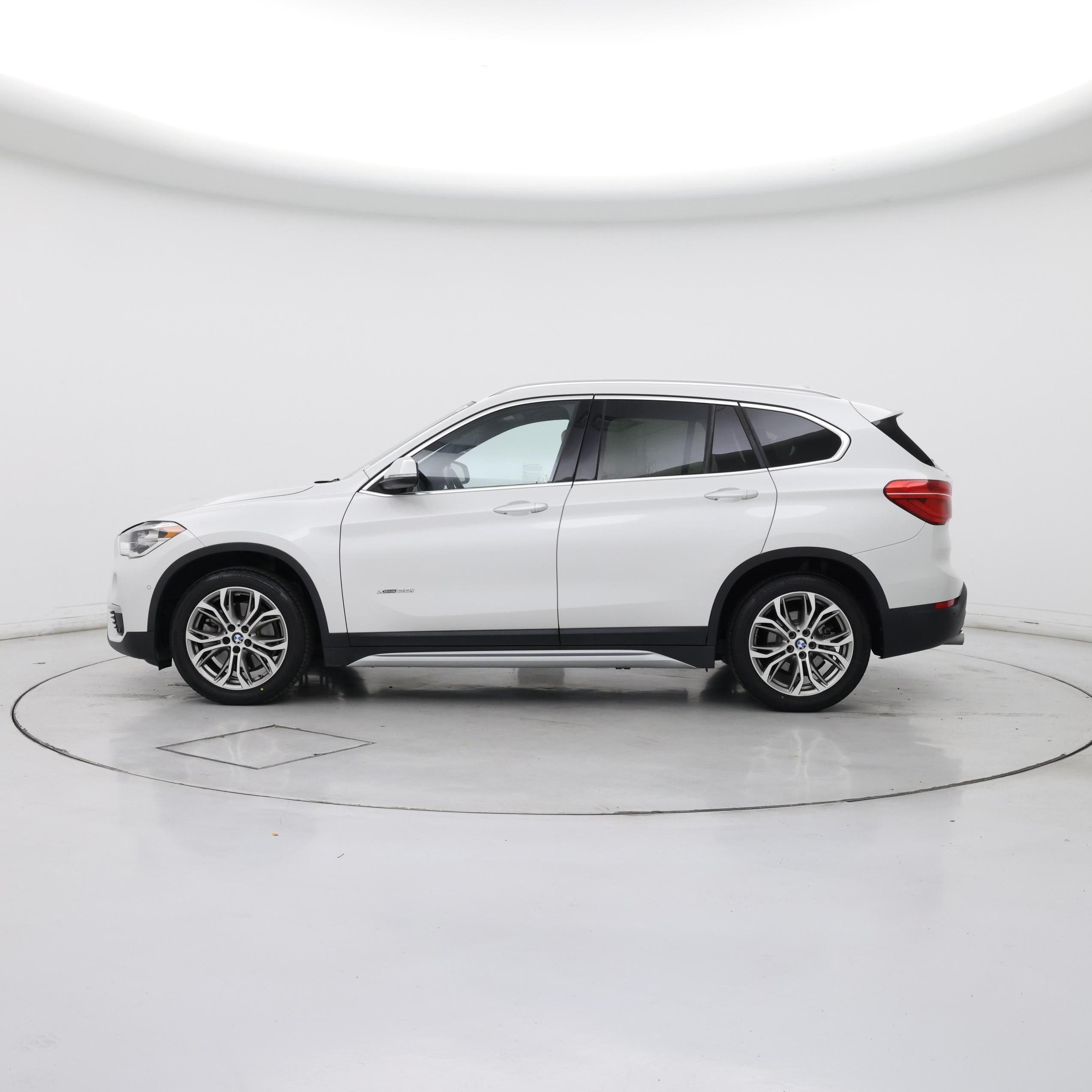 Thumbnail: 2016 BMW X1 - 3