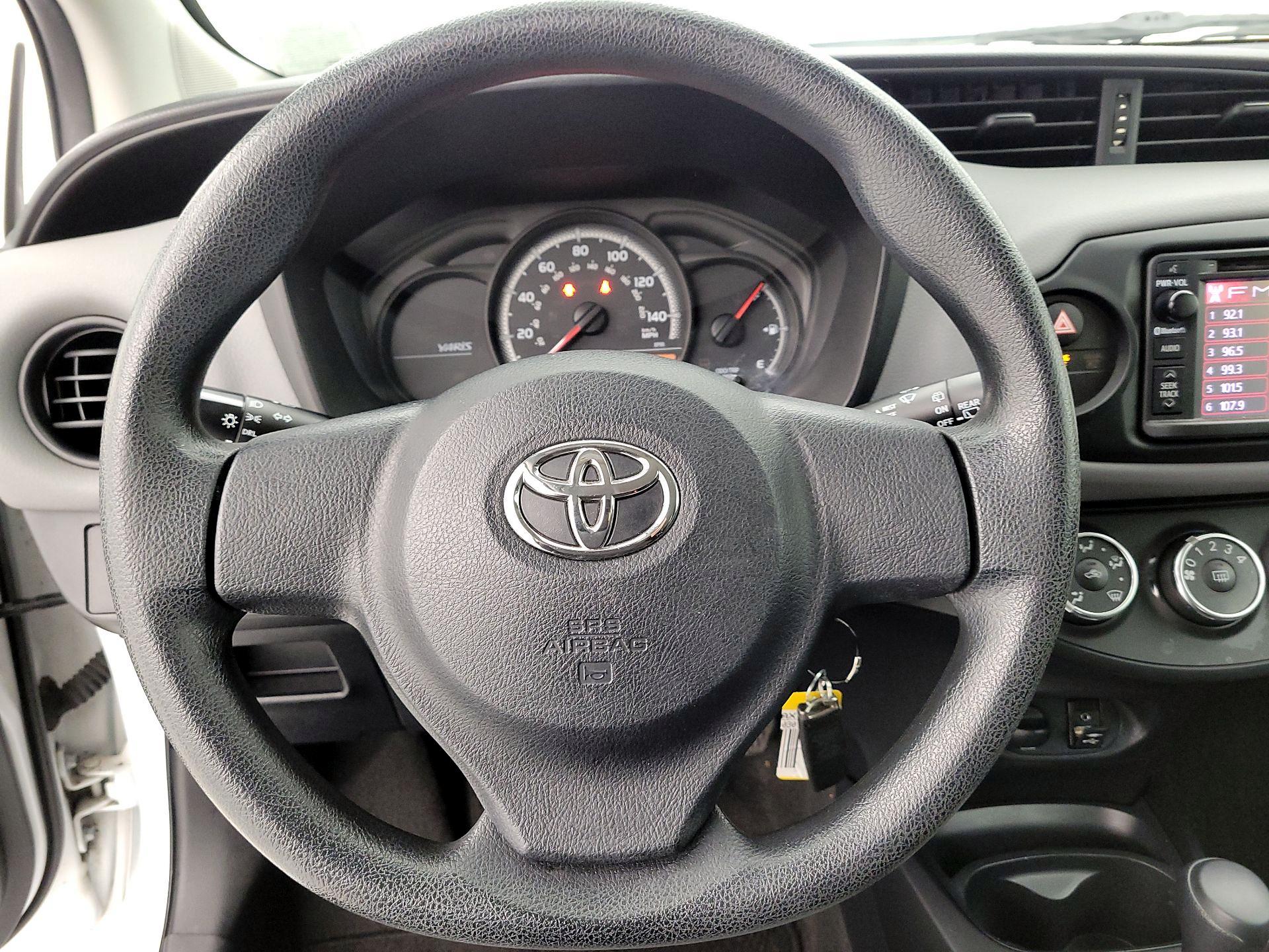 Thumbnail: 2015 Toyota Yaris - 10