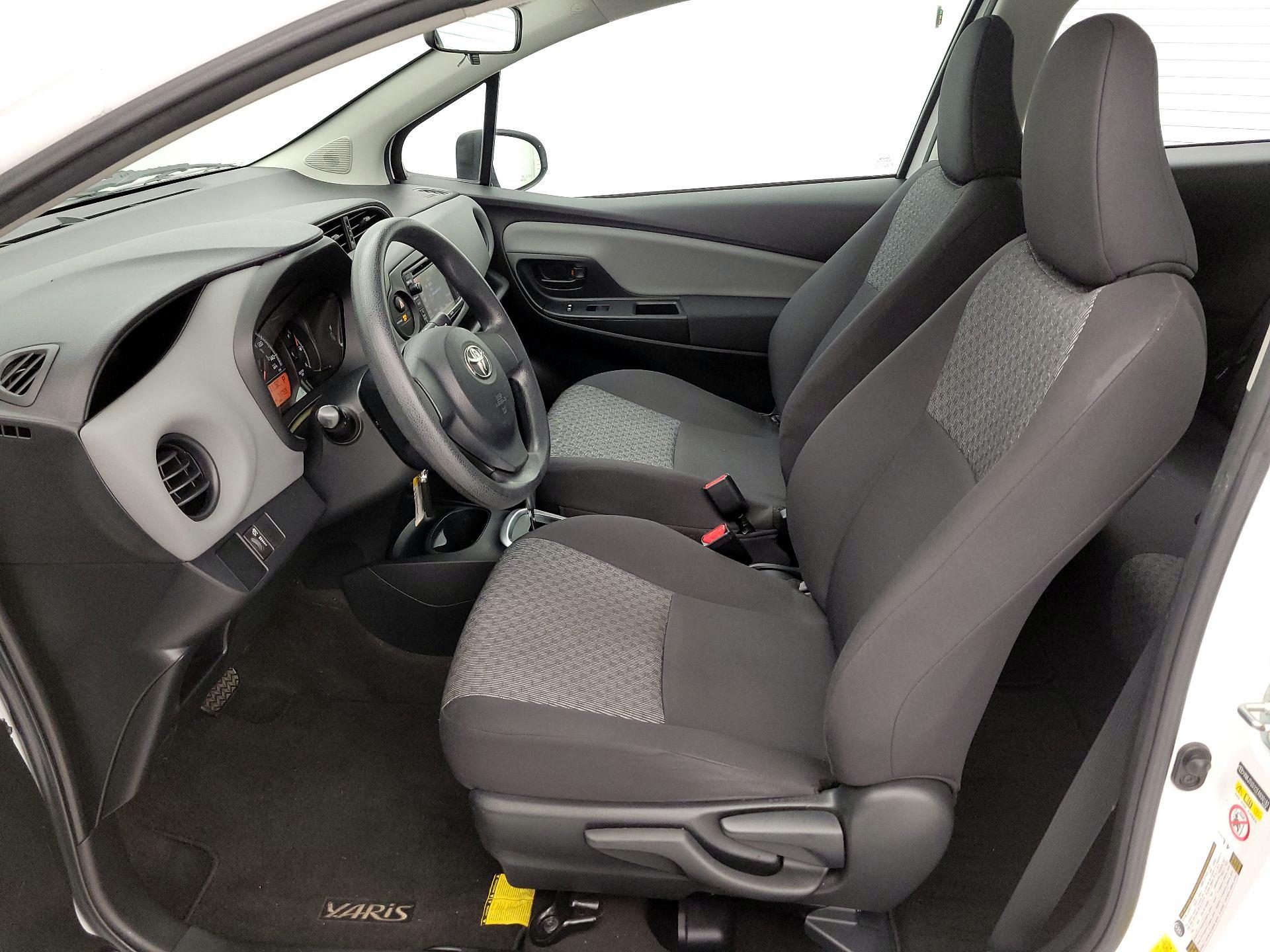 Thumbnail: 2015 Toyota Yaris - 11