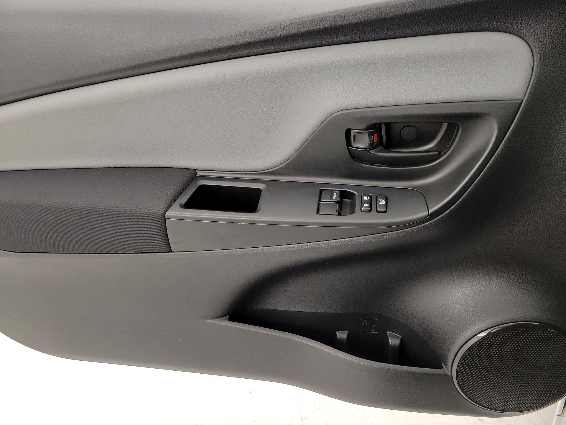 Thumbnail: 2015 Toyota Yaris - 12