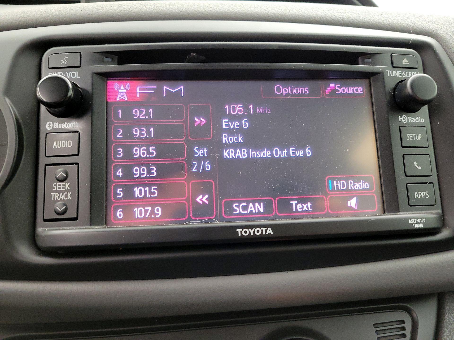 Thumbnail: 2015 Toyota Yaris - 13