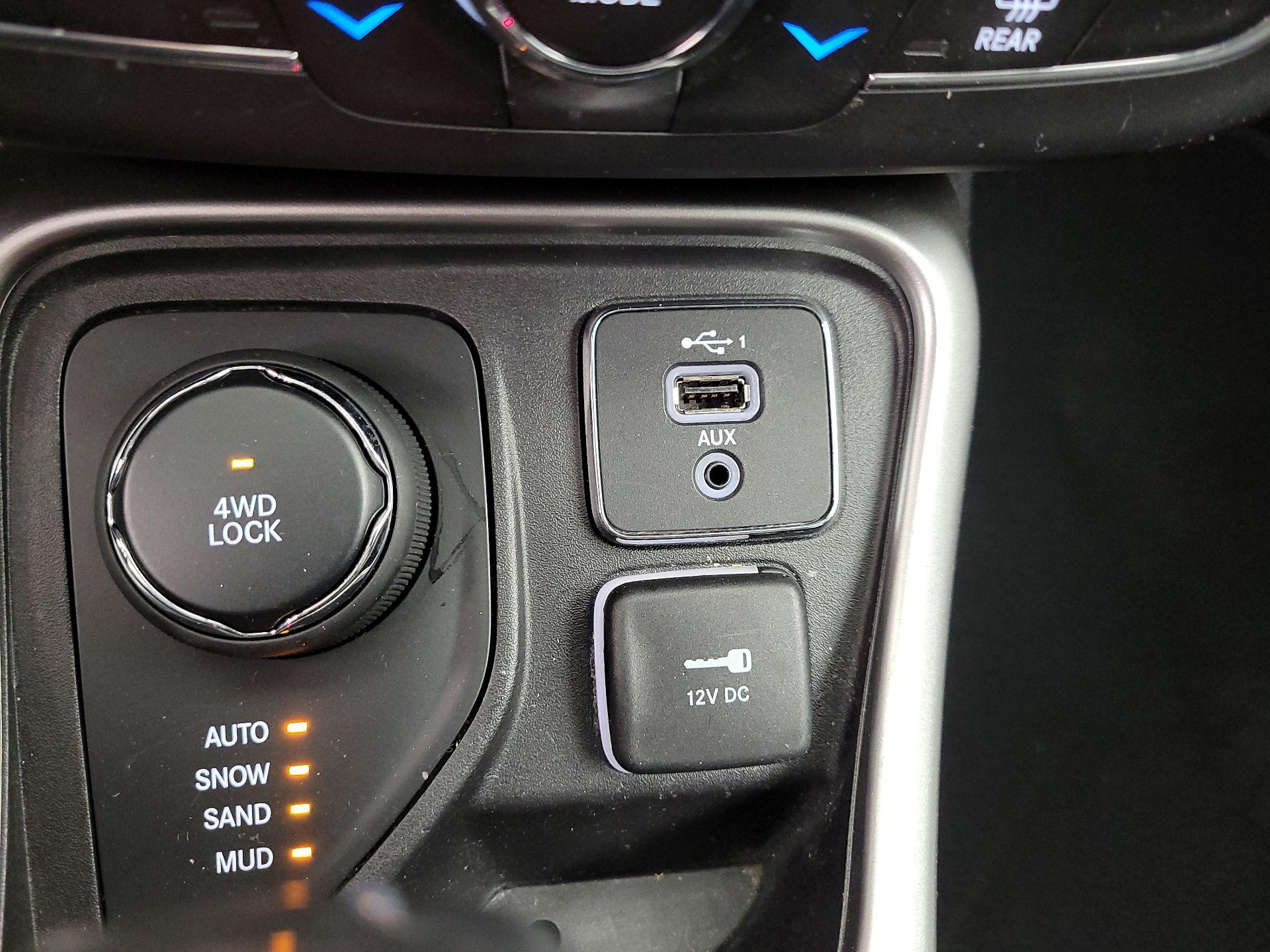 Thumbnail: 2020 Jeep Compass - 18