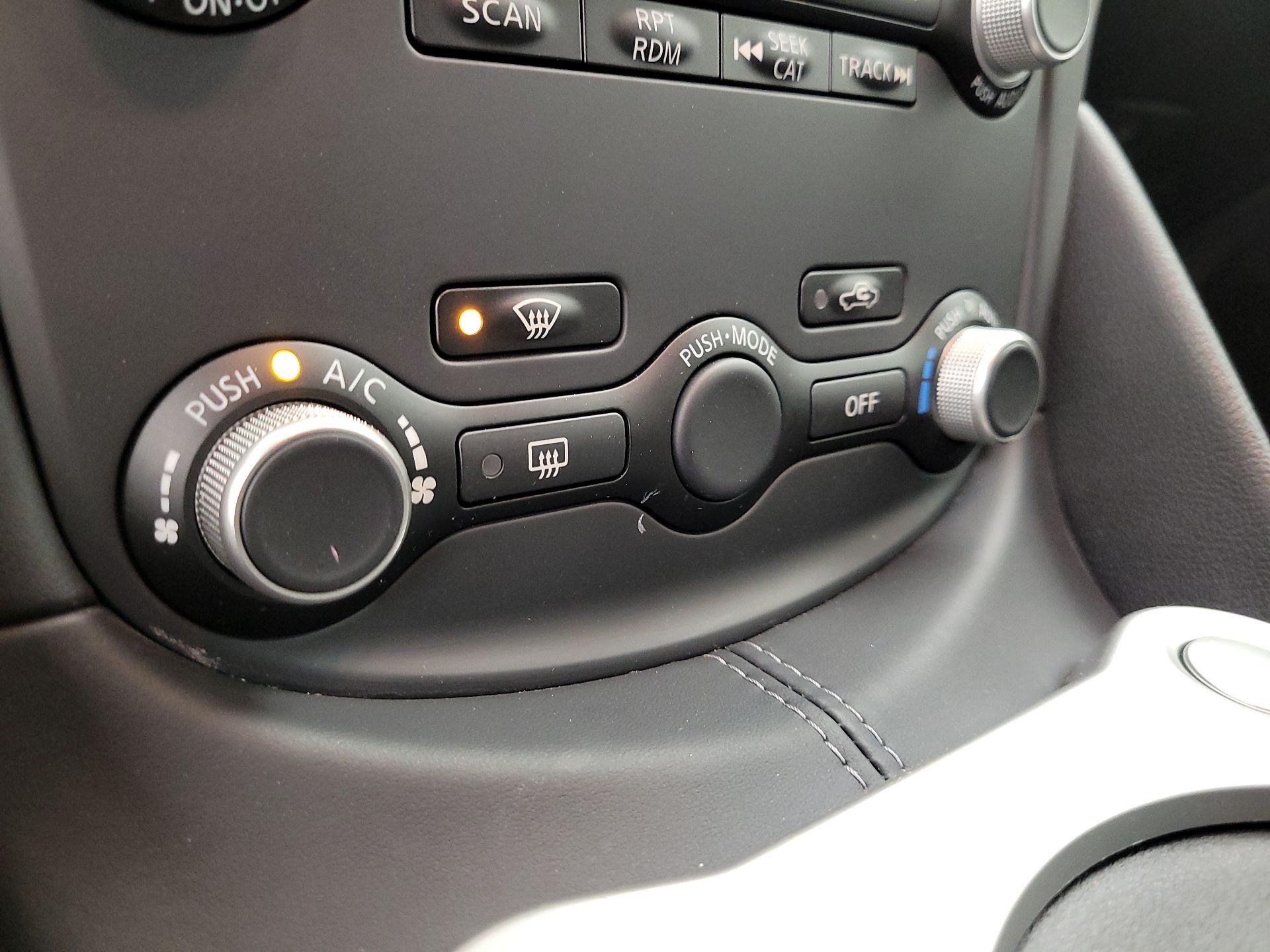 Thumbnail: 2014 Nissan Z - 17