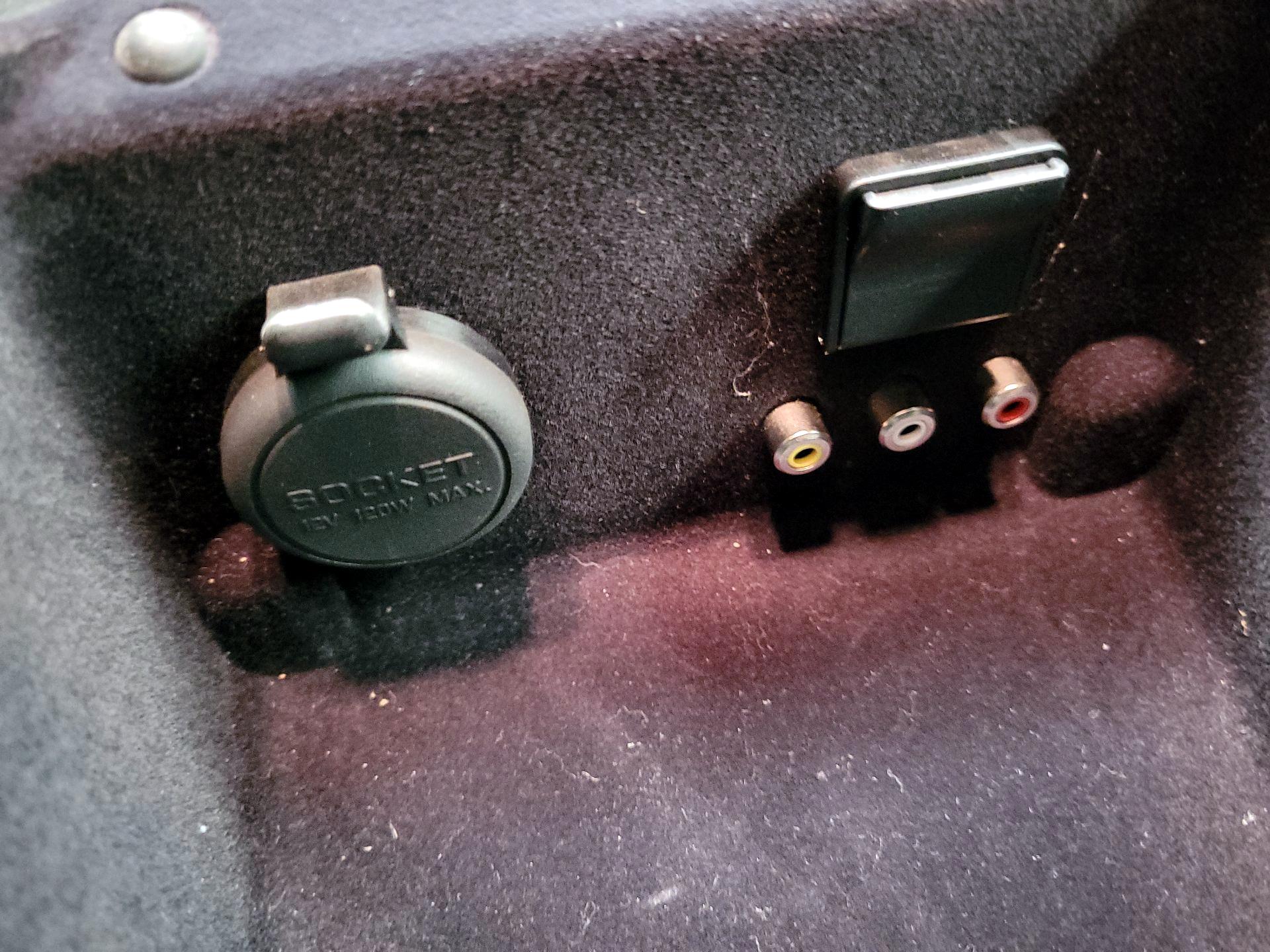 Thumbnail: 2014 Nissan Z - 19