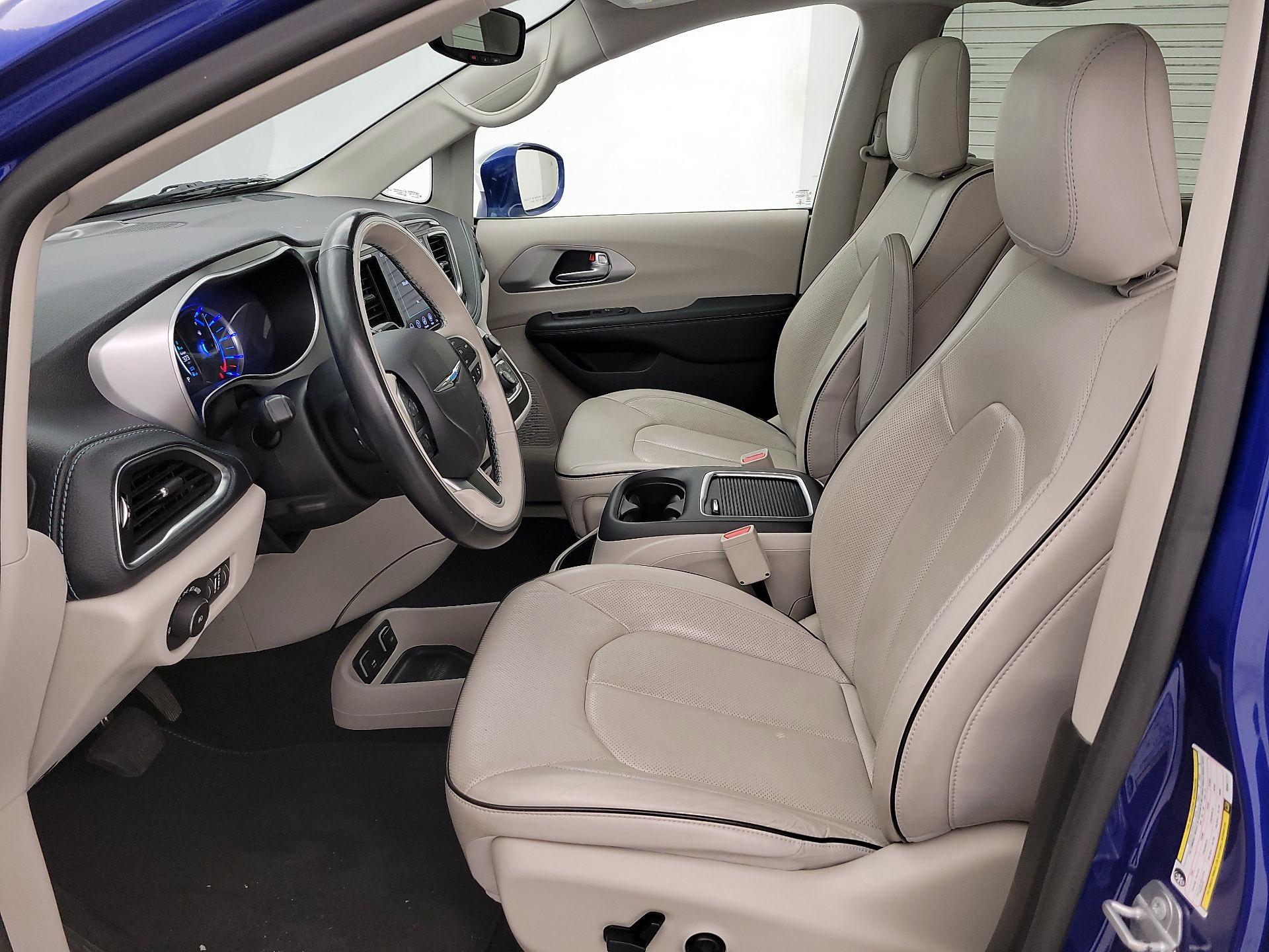 Thumbnail: 2019 Chrysler Pacifica - 11