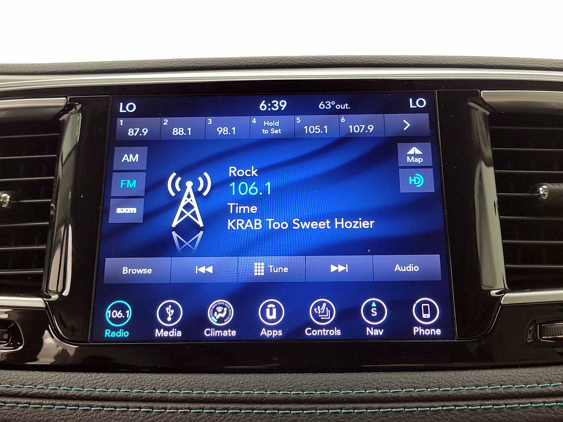 Thumbnail: 2019 Chrysler Pacifica - 16