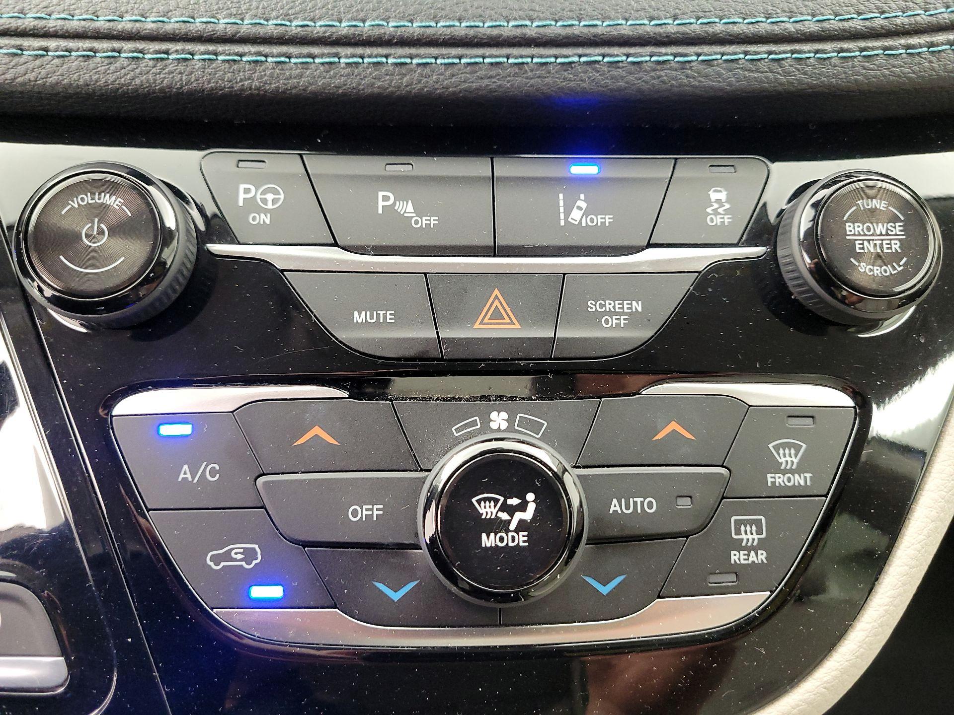 Thumbnail: 2019 Chrysler Pacifica - 17