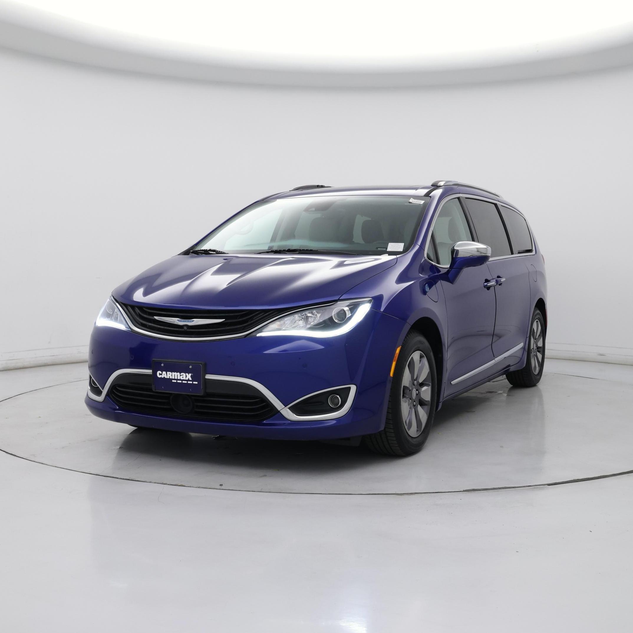 Thumbnail: 2019 Chrysler Pacifica - 4