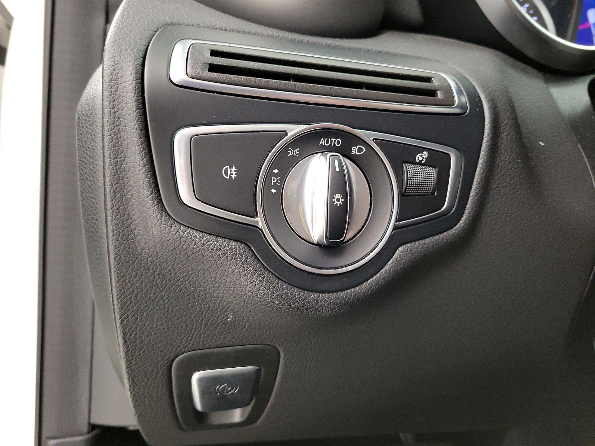 Thumbnail: 2019 Mercedes-Benz C-Class - 13